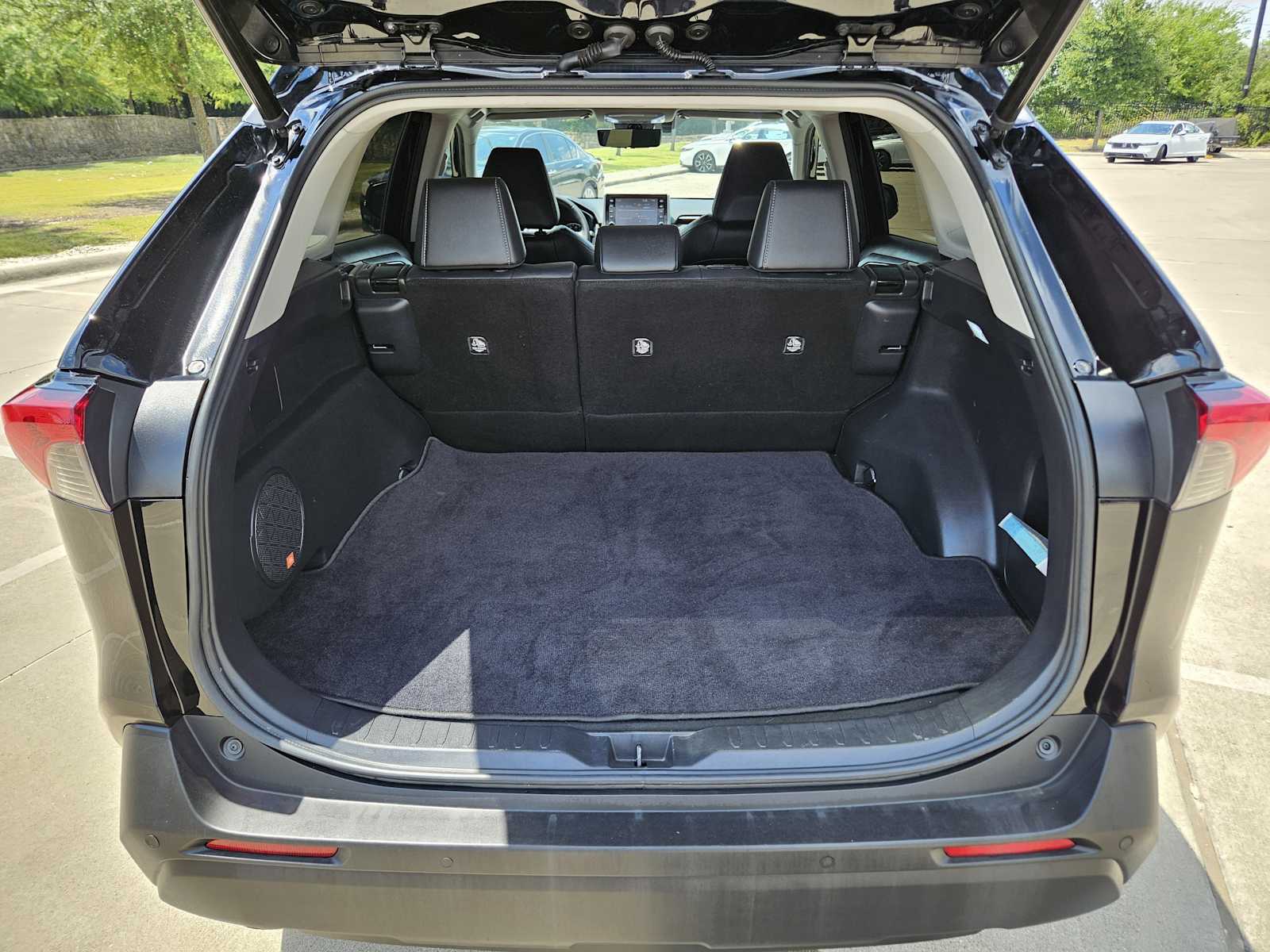 Thumbnail: 2021 Toyota RAV4 - 20