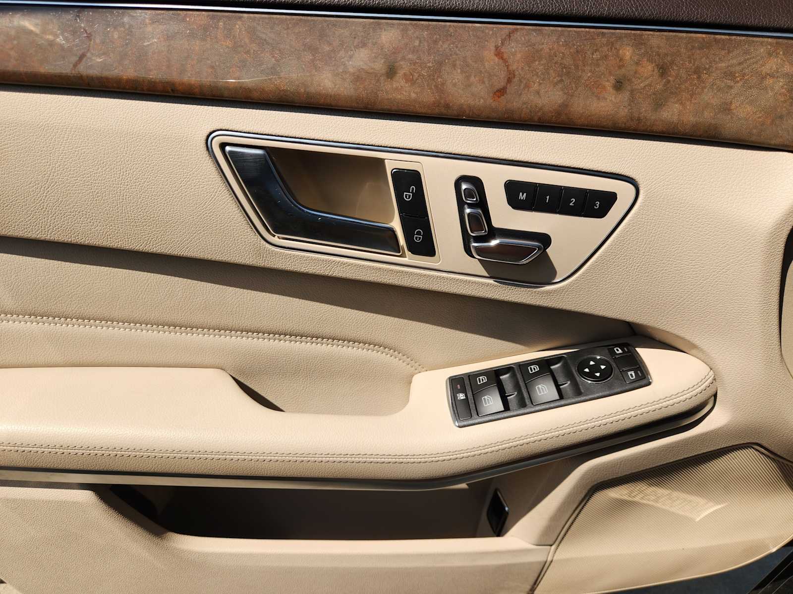 Thumbnail: 2014 Mercedes-Benz E-Class - 29