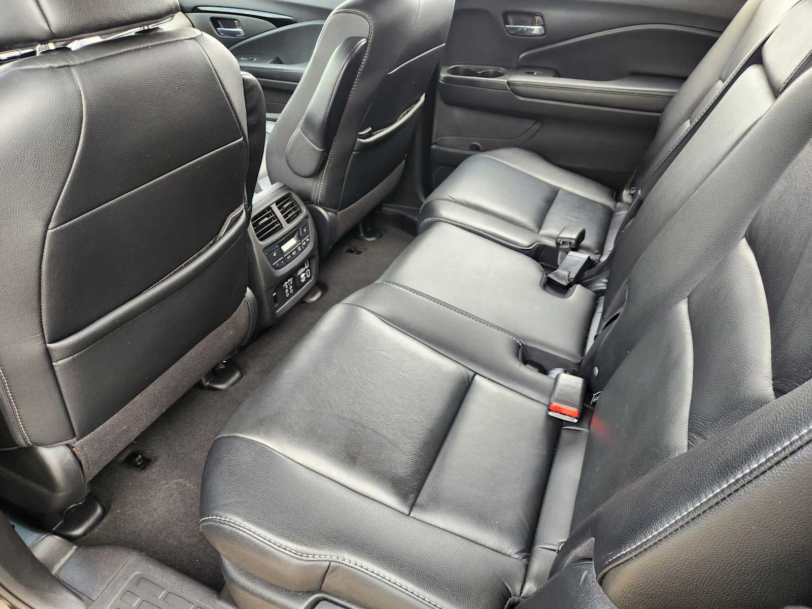 Thumbnail: 2020 Honda Pilot - 12