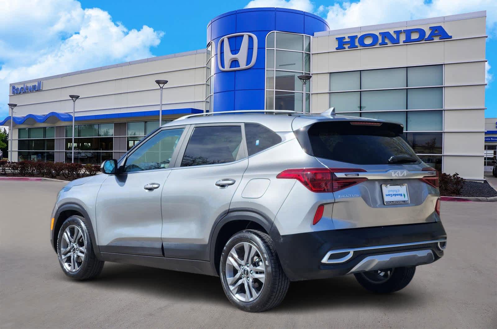 Thumbnail: 2023 Kia Seltos - 4