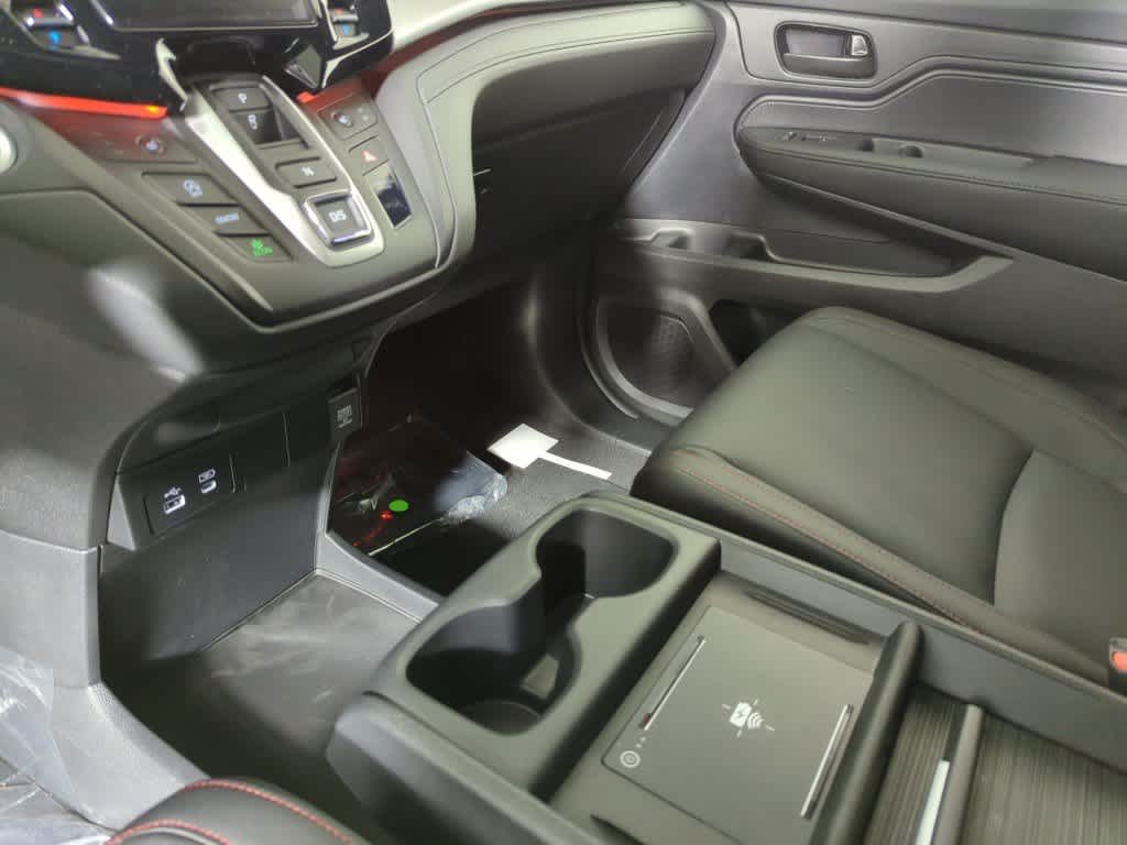 Thumbnail: 2026 Honda Odyssey - 17