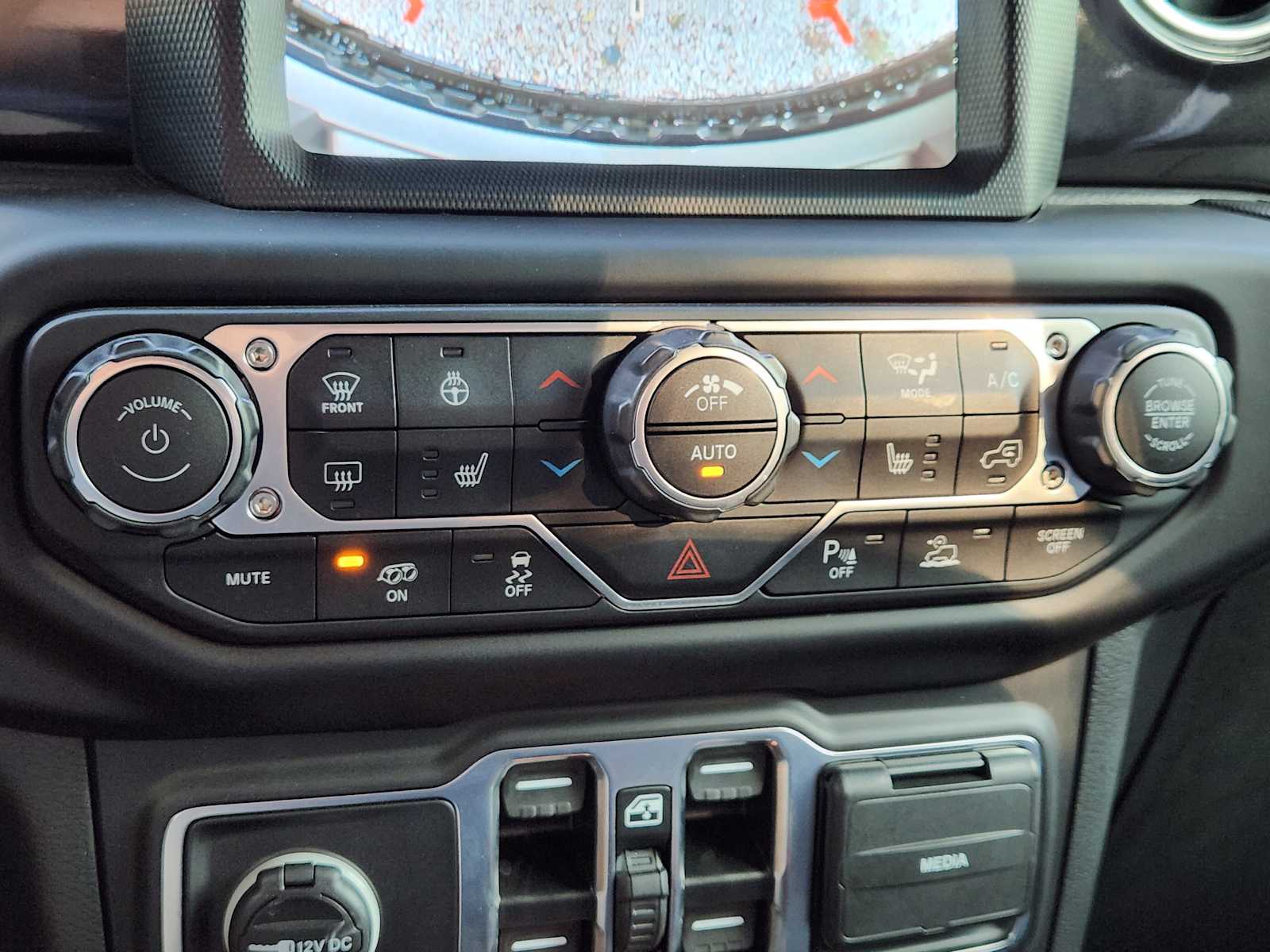 Thumbnail: 2021 Jeep Wrangler - 26