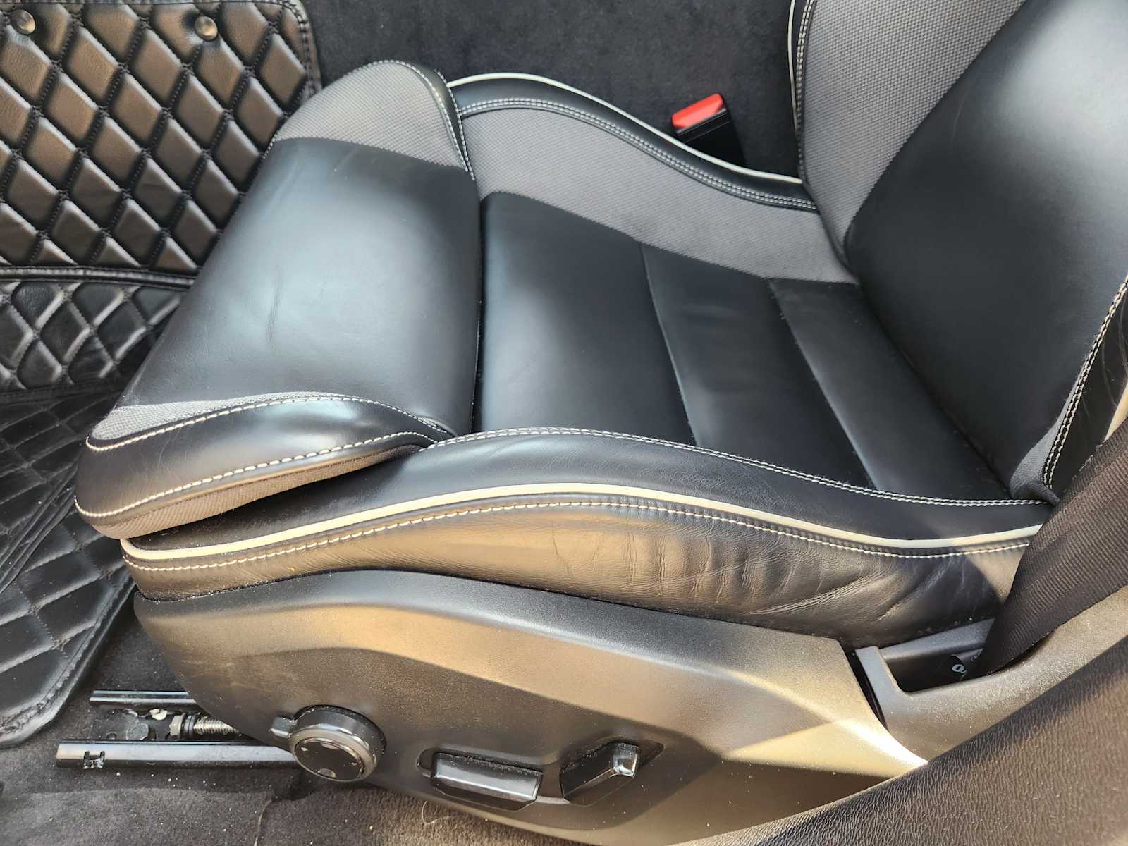 Thumbnail: 2024 Volvo S60 - 30