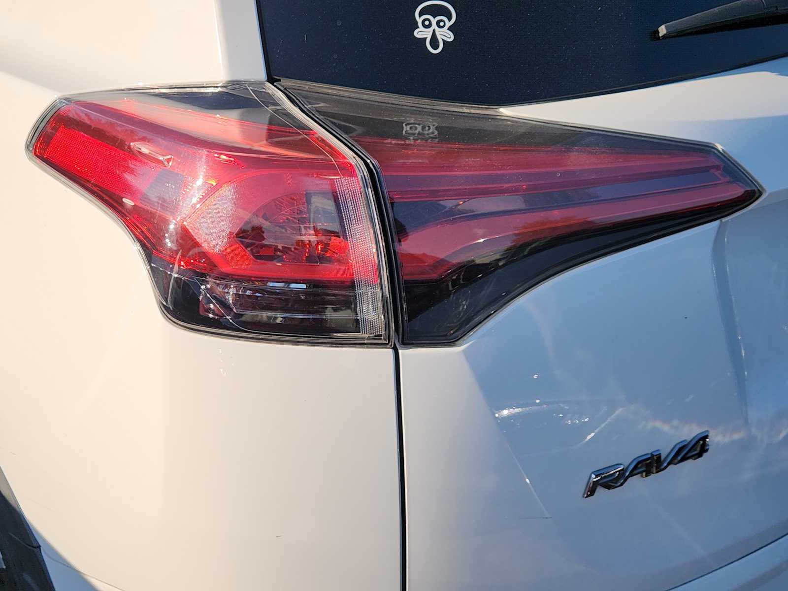 Thumbnail: 2016 Toyota RAV4 - 11