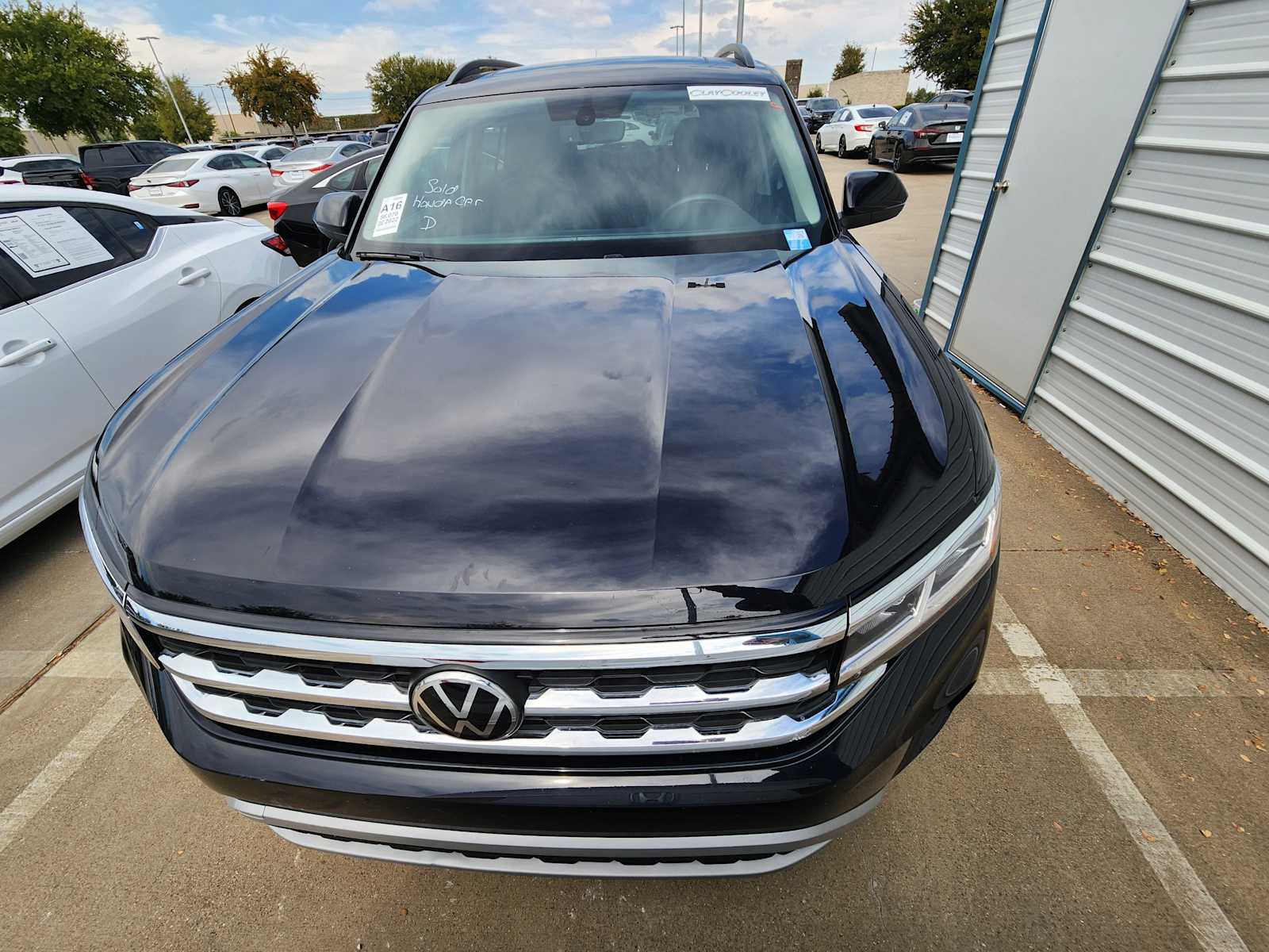 Thumbnail: 2022 Volkswagen Atlas - 2