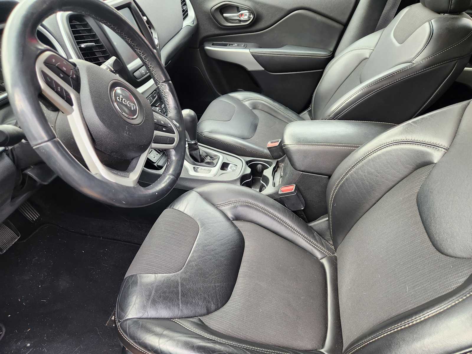 Thumbnail: 2018 Jeep Cherokee - 7