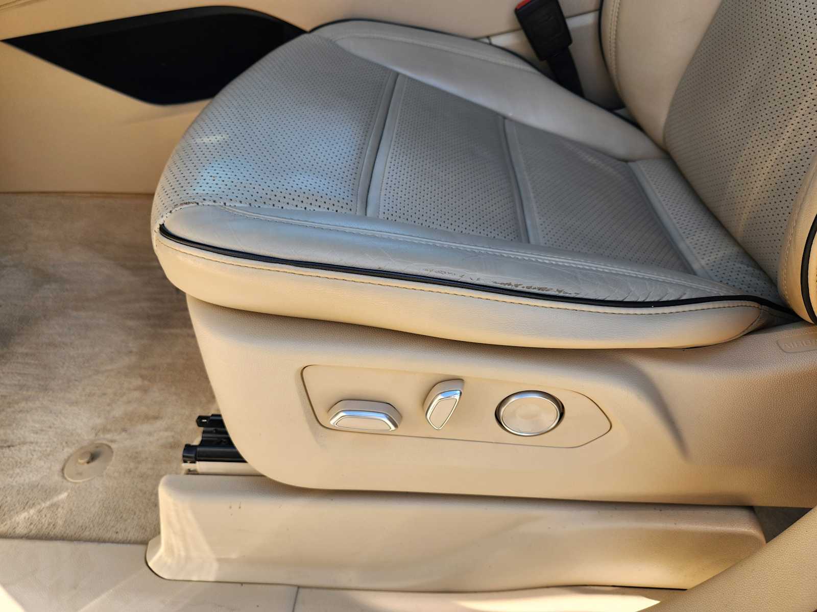2021 Cadillac Escalade Premium Luxury 31