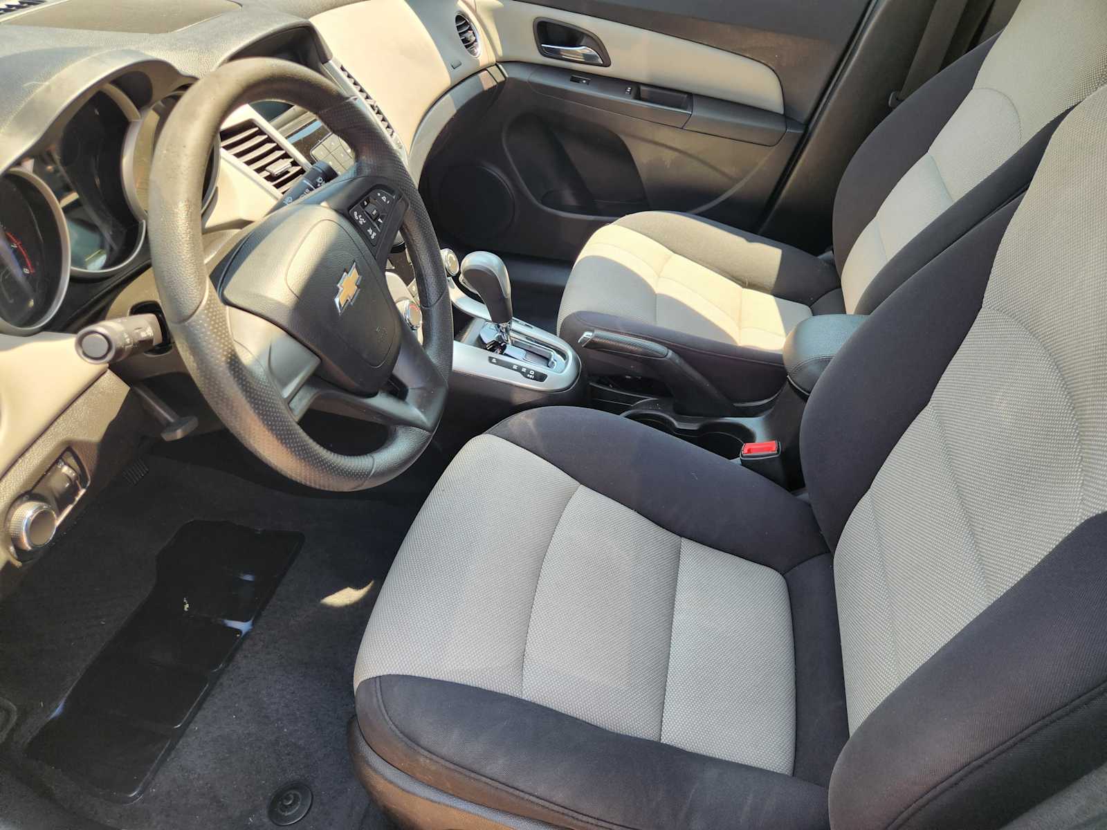 Thumbnail: 2016 Chevrolet Cruze - 6