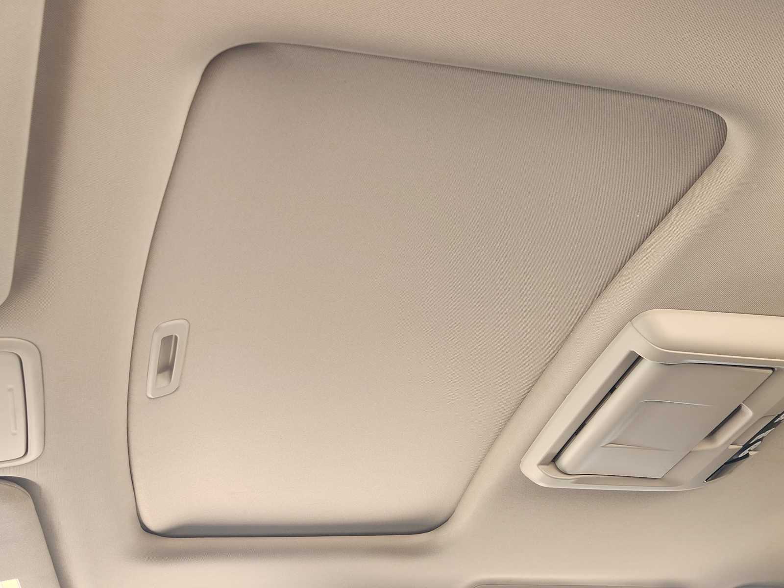 Thumbnail: 2015 Honda Odyssey - 34