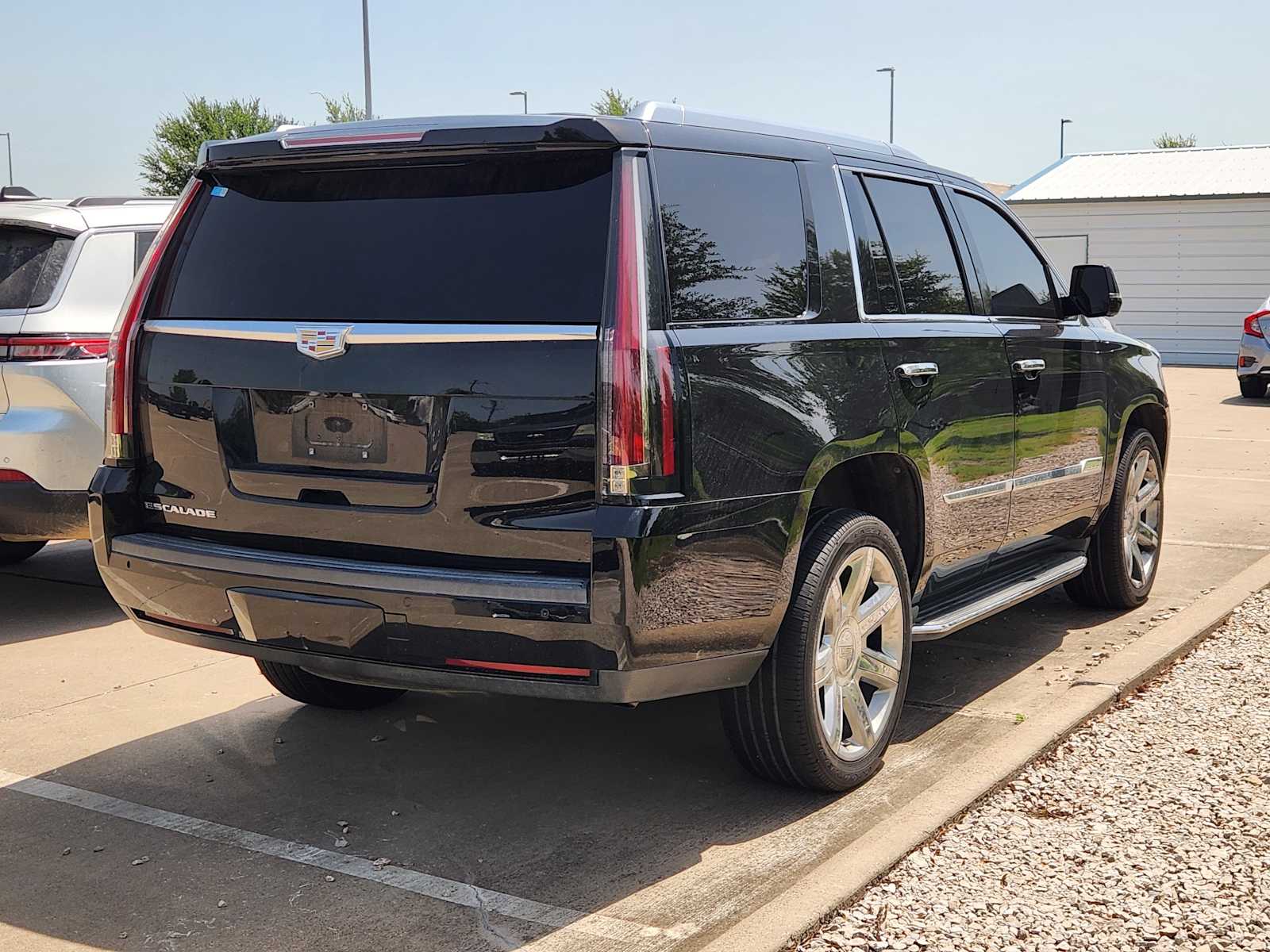Thumbnail: 2016 Cadillac Escalade - 4