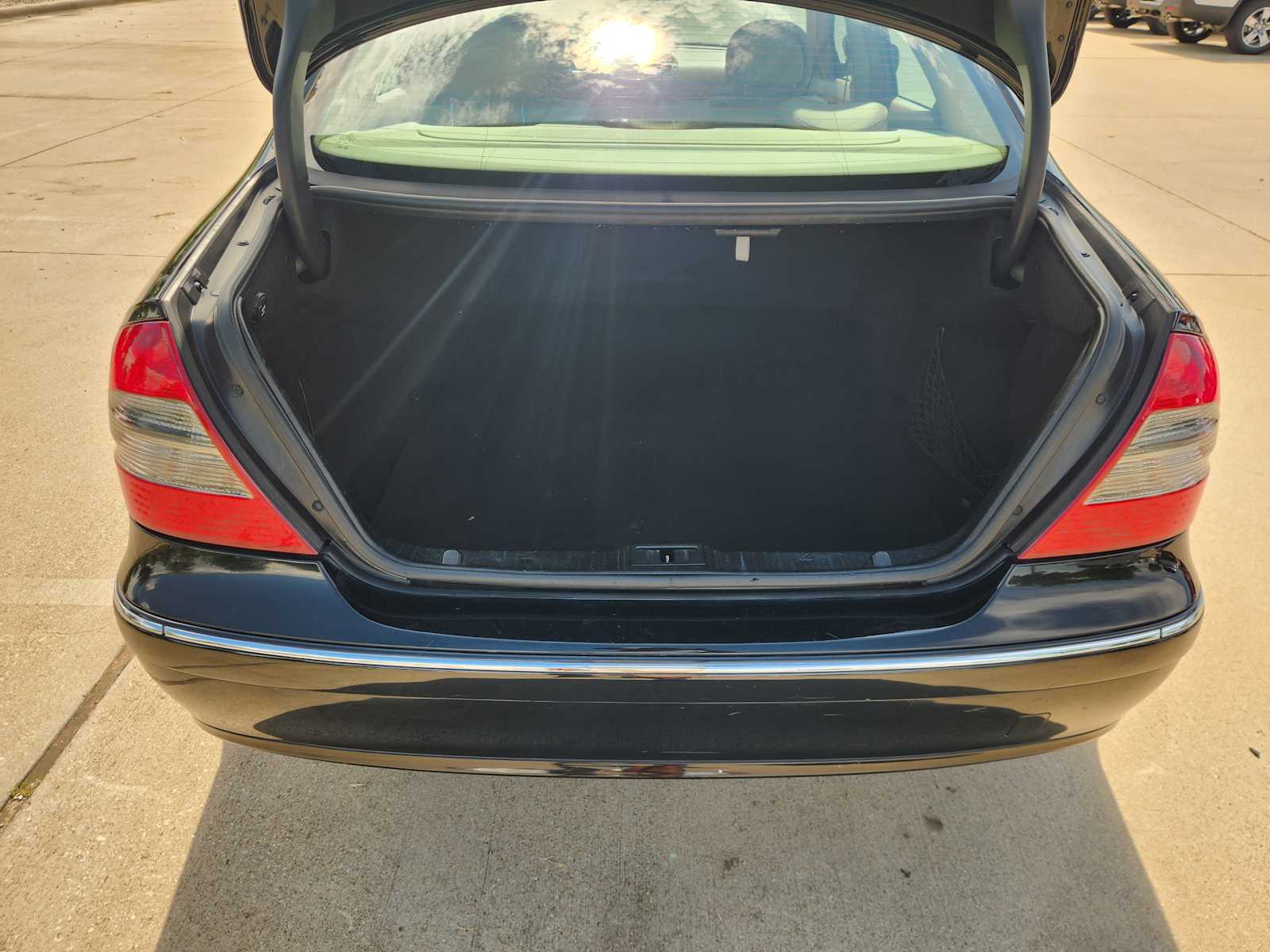 Thumbnail: 2009 Mercedes-Benz E-Class - 19
