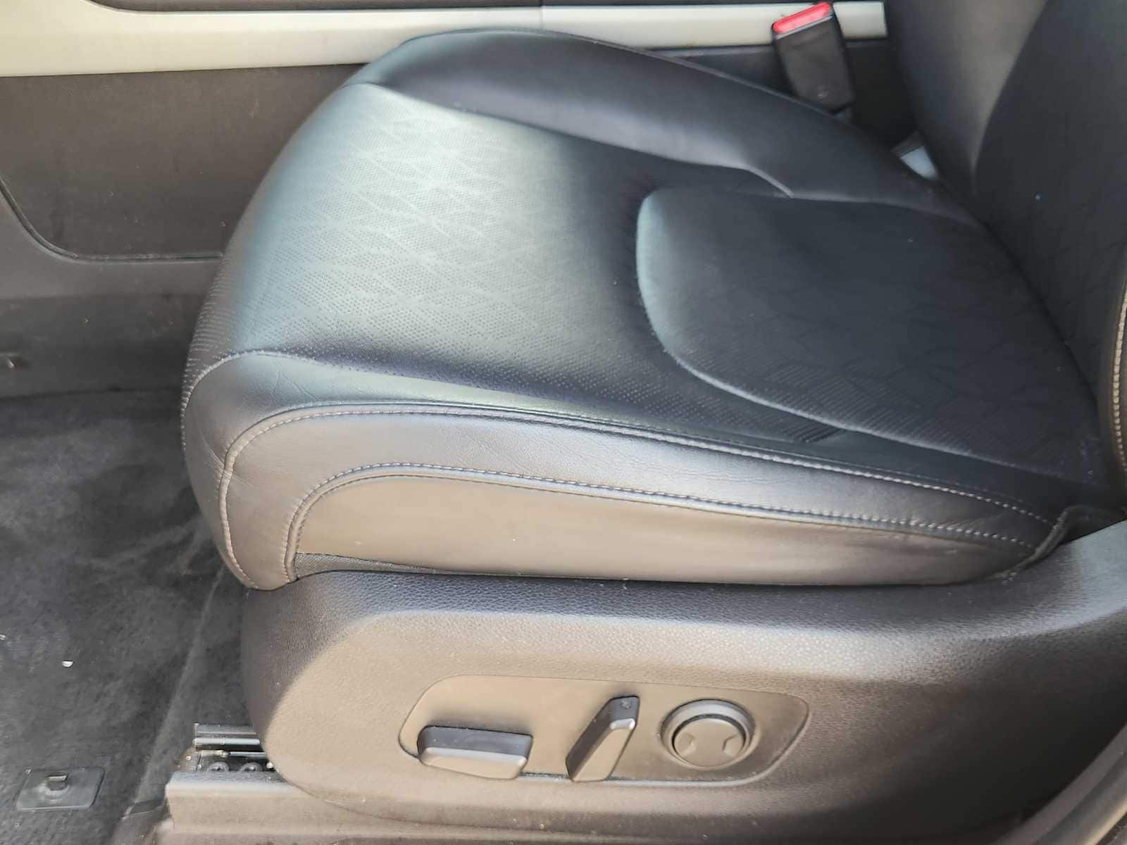 Thumbnail: 2022 Kia Carnival - 30