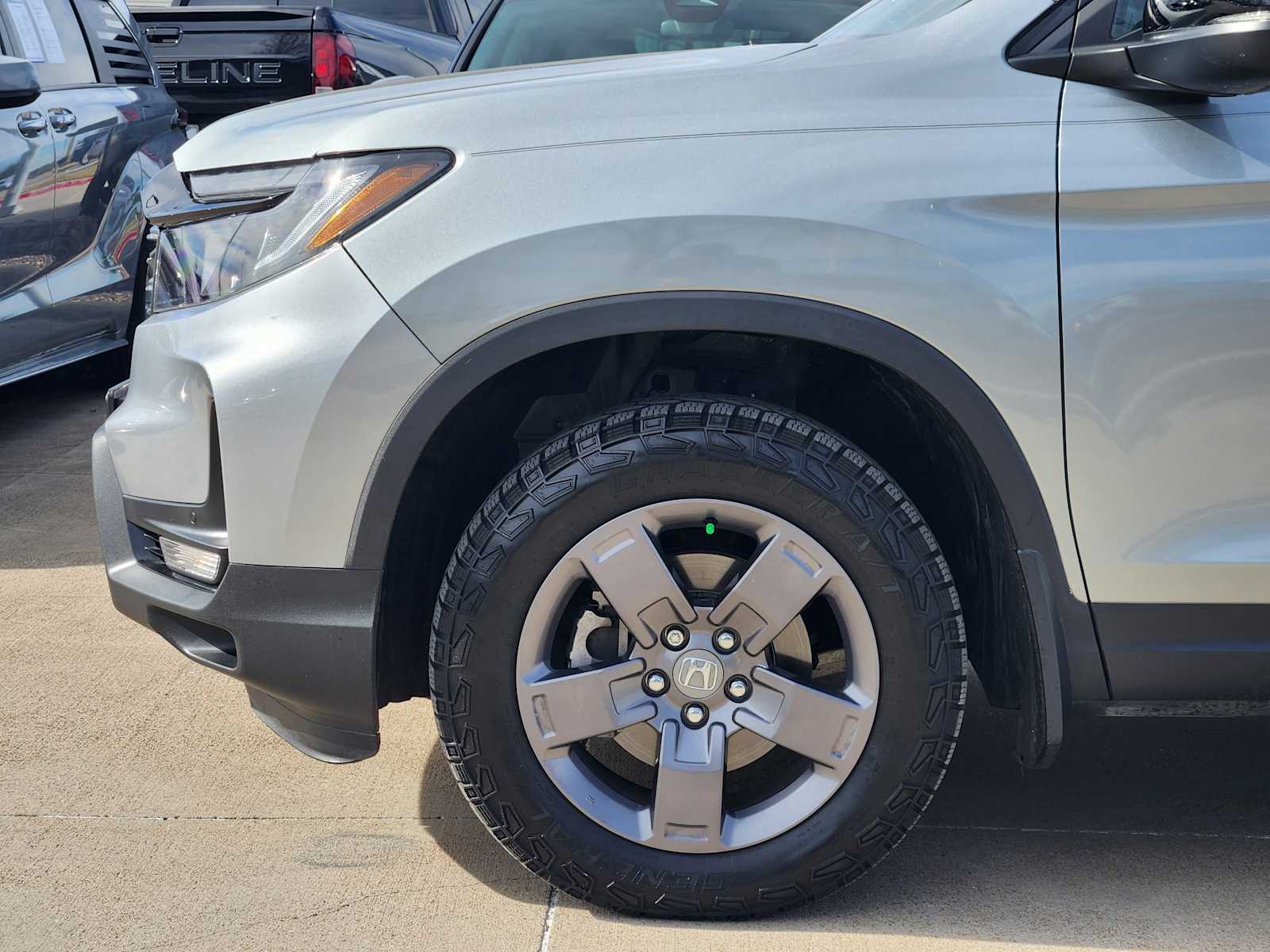 Thumbnail: 2025 Honda Ridgeline - 8