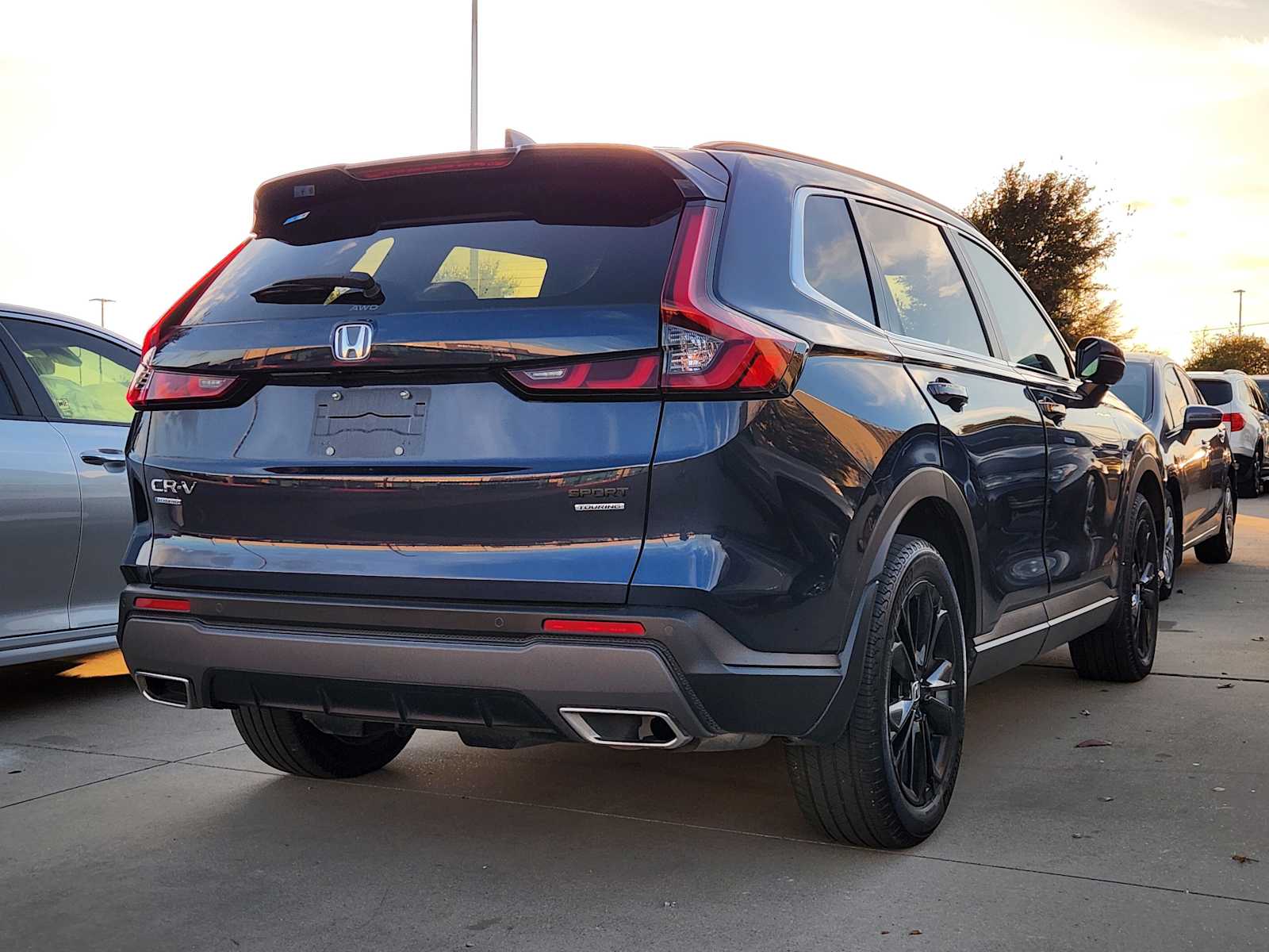 2024 Honda CR-V Hybrid Sport Touring photo 4