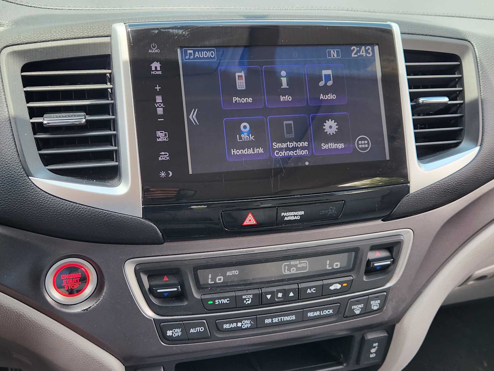 Thumbnail: 2017 Honda Pilot - 17
