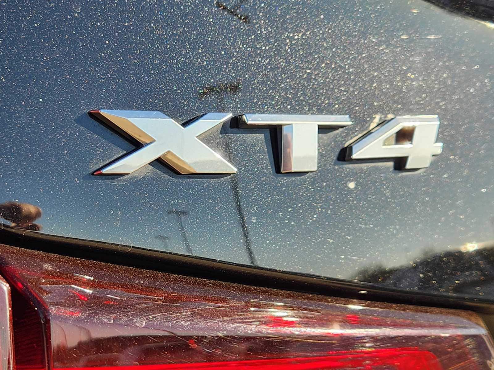 Thumbnail: 2023 Cadillac XT4 - 10