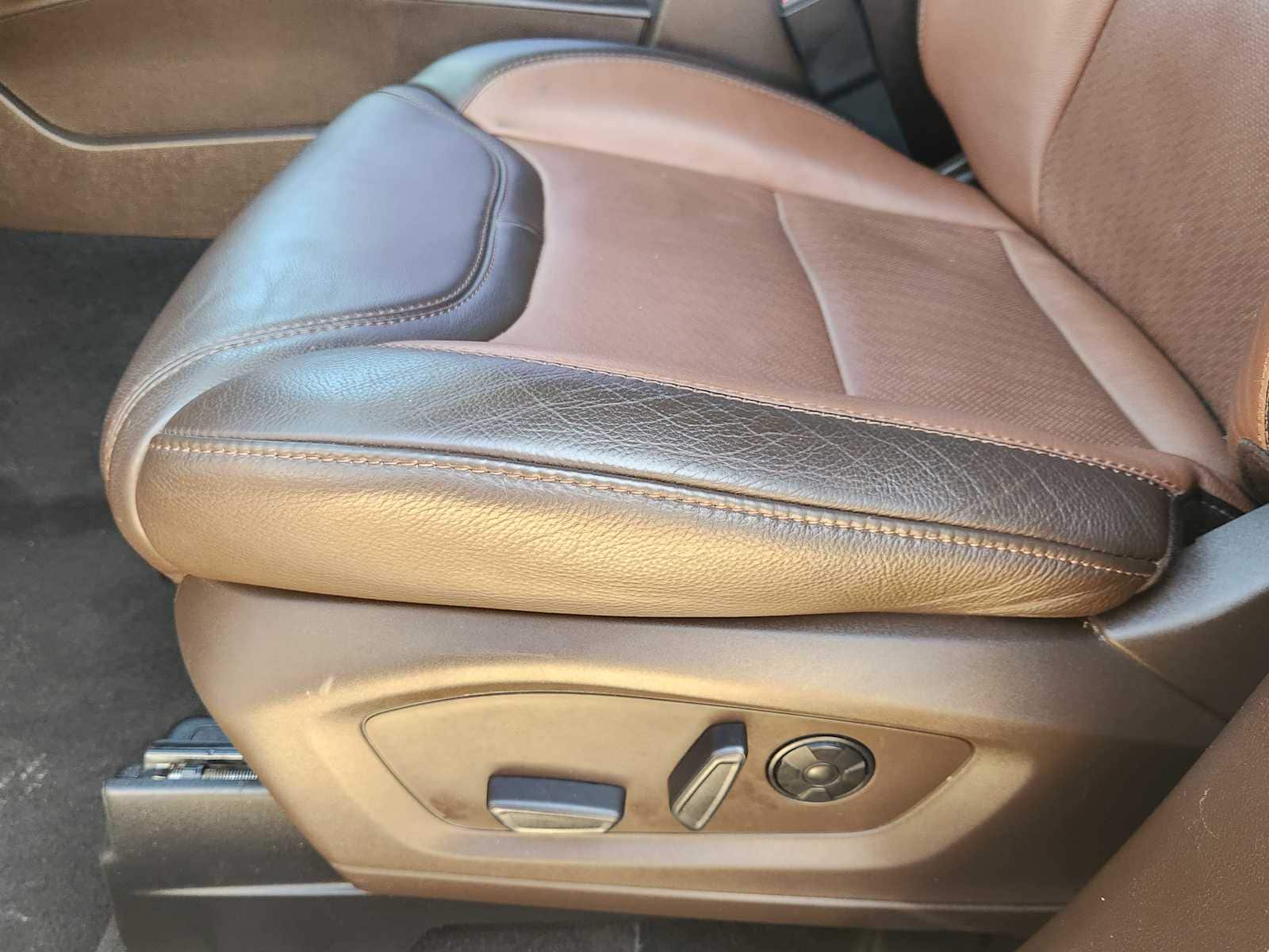 Thumbnail: 2022 Ford Explorer - 27