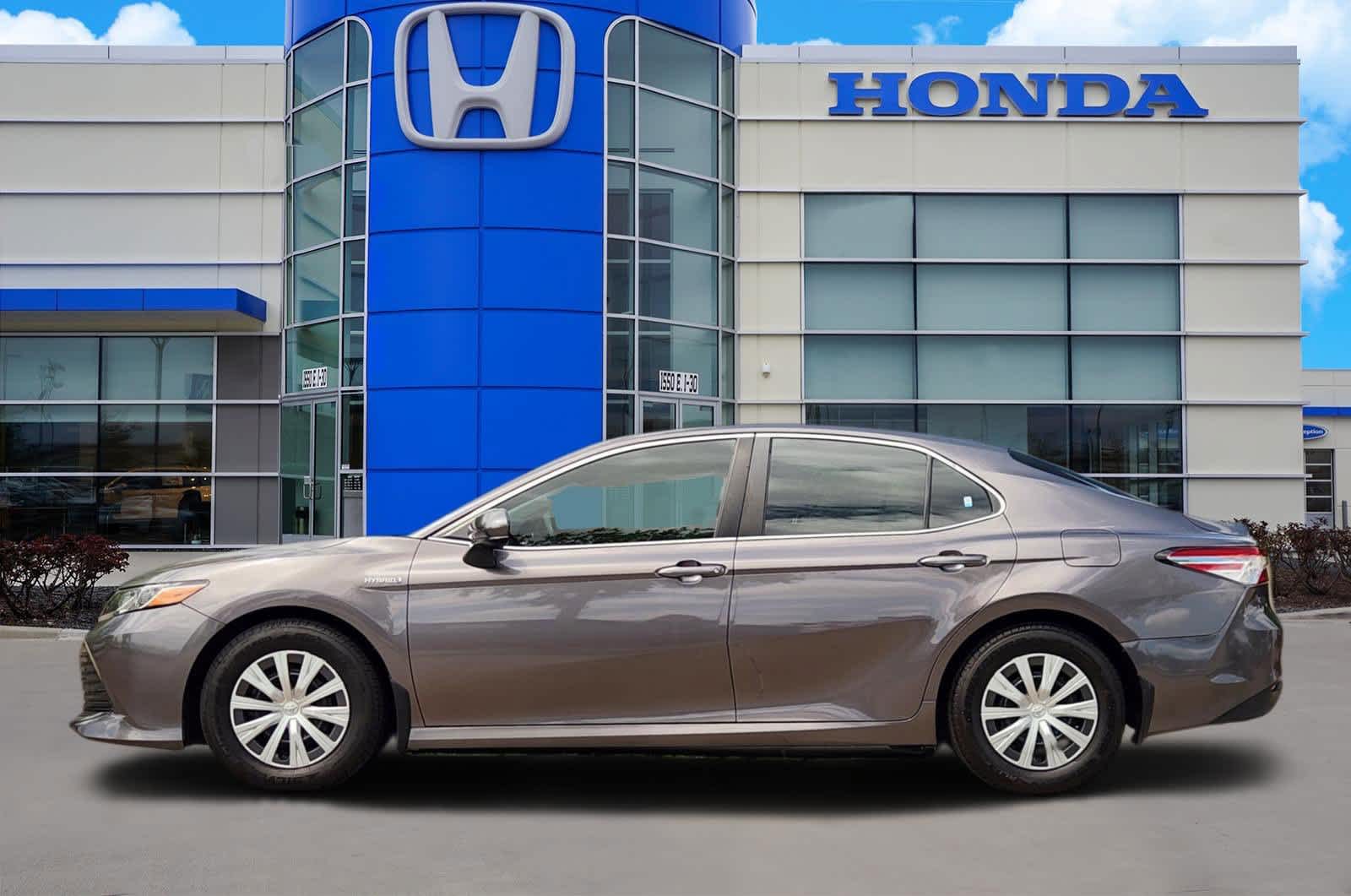 Thumbnail: 2020 Toyota Camry - 3