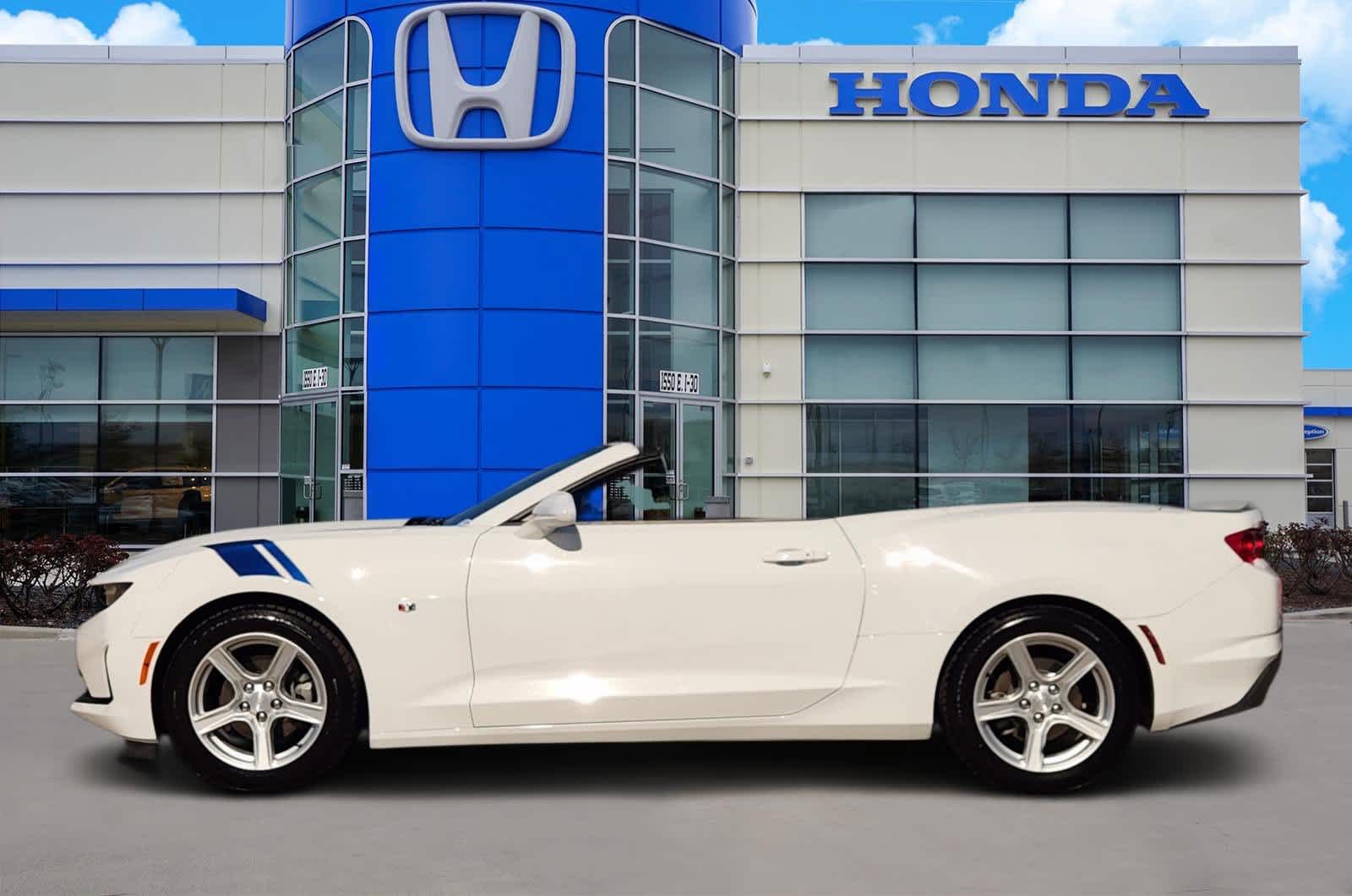 Thumbnail: 2020 Chevrolet Camaro - 3