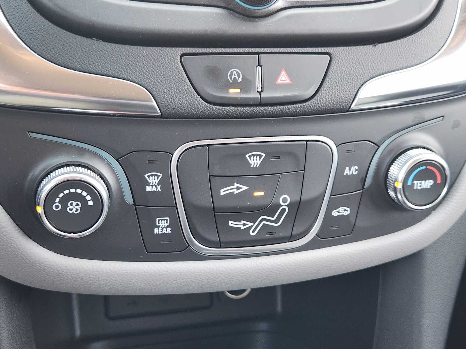 Thumbnail: 2022 Chevrolet Equinox - 26