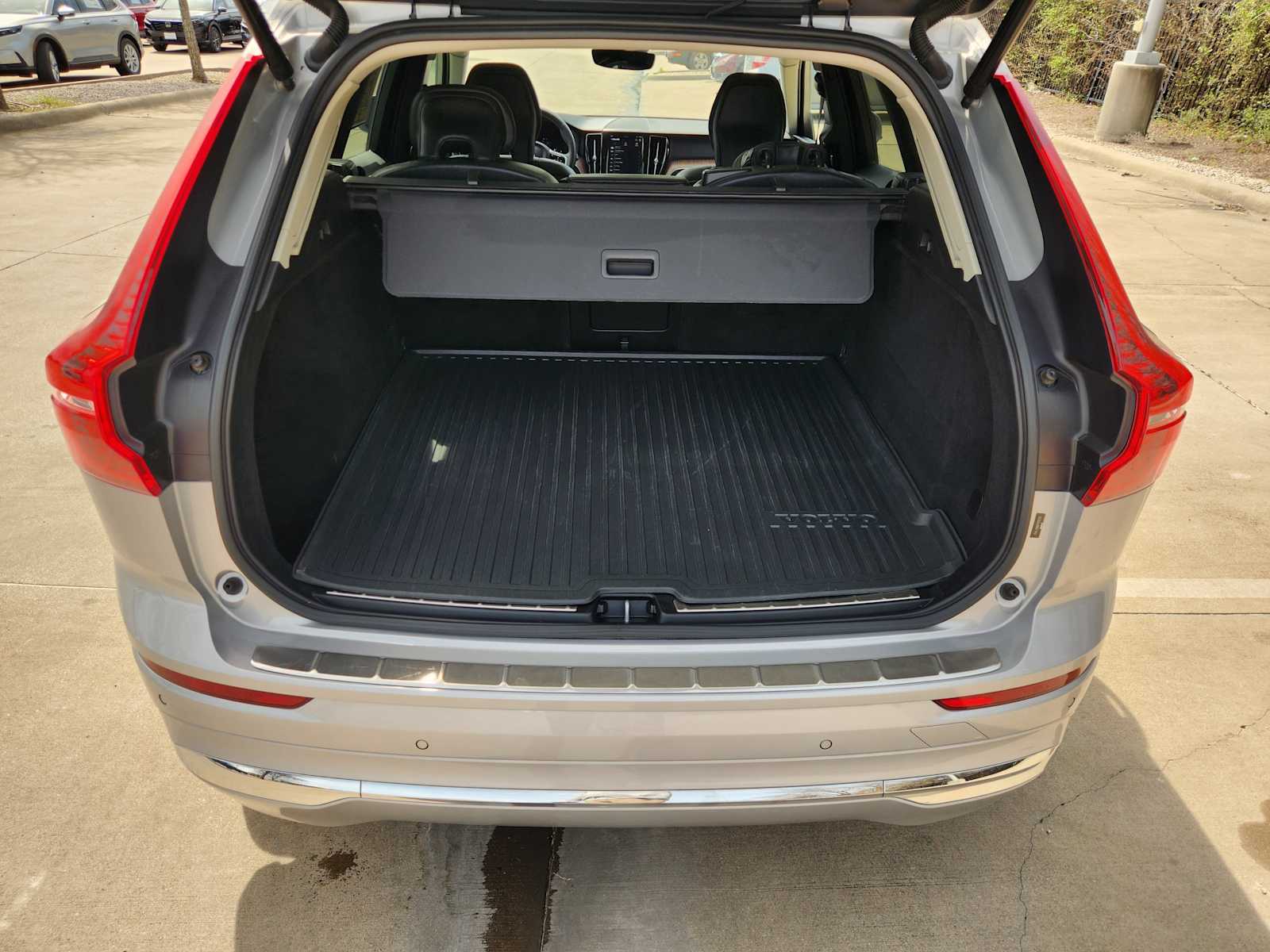 Thumbnail: 2023 Volvo XC60 - 19