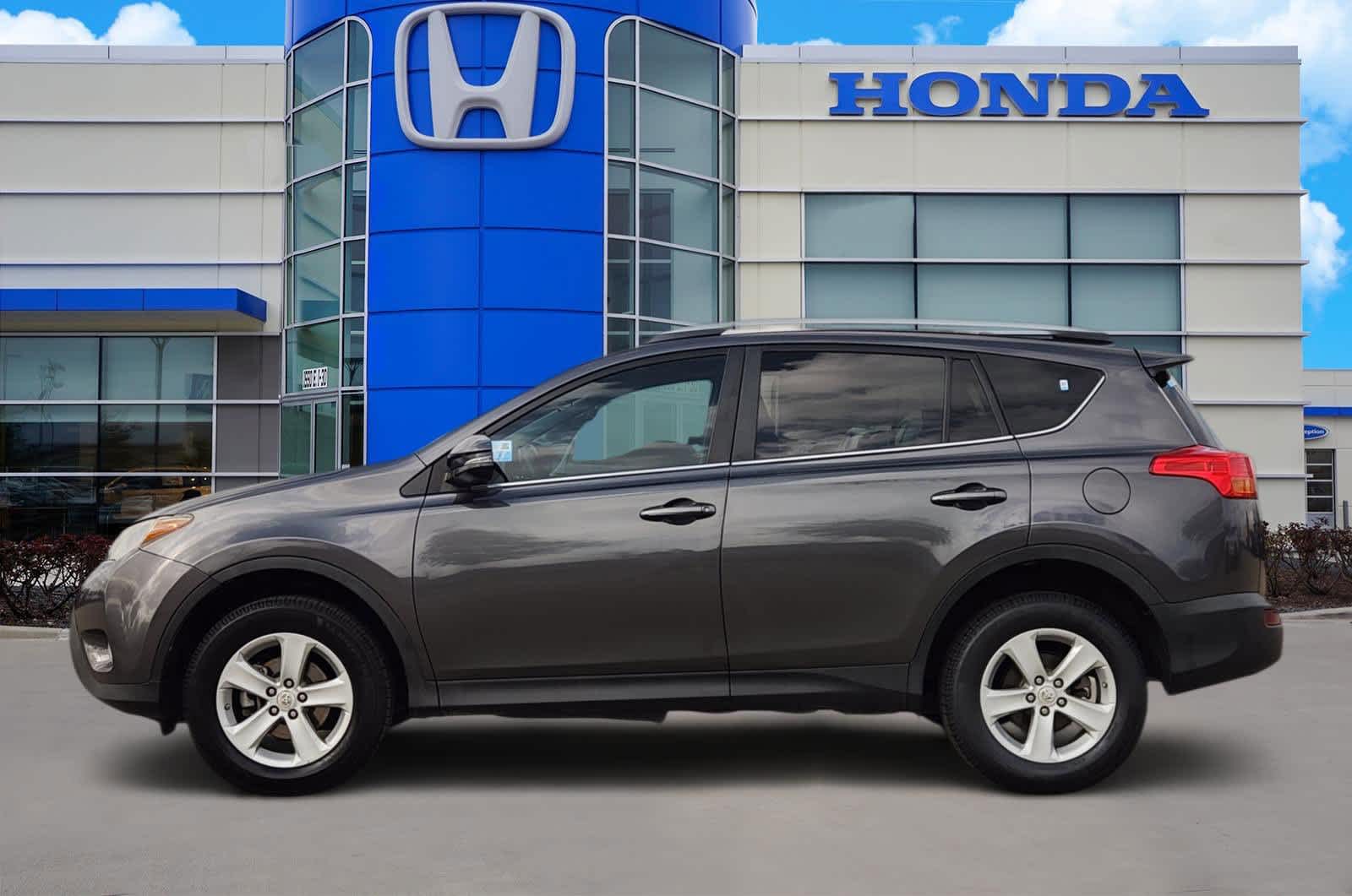 Thumbnail: 2014 Toyota RAV4 - 3