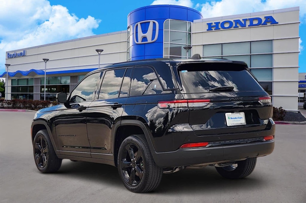 Used 2024 Jeep Grand Cherokee Laredo SUV