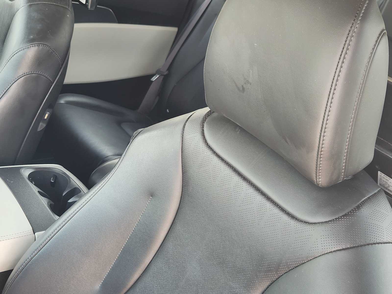 Thumbnail: 2022 Kia Carnival - 25