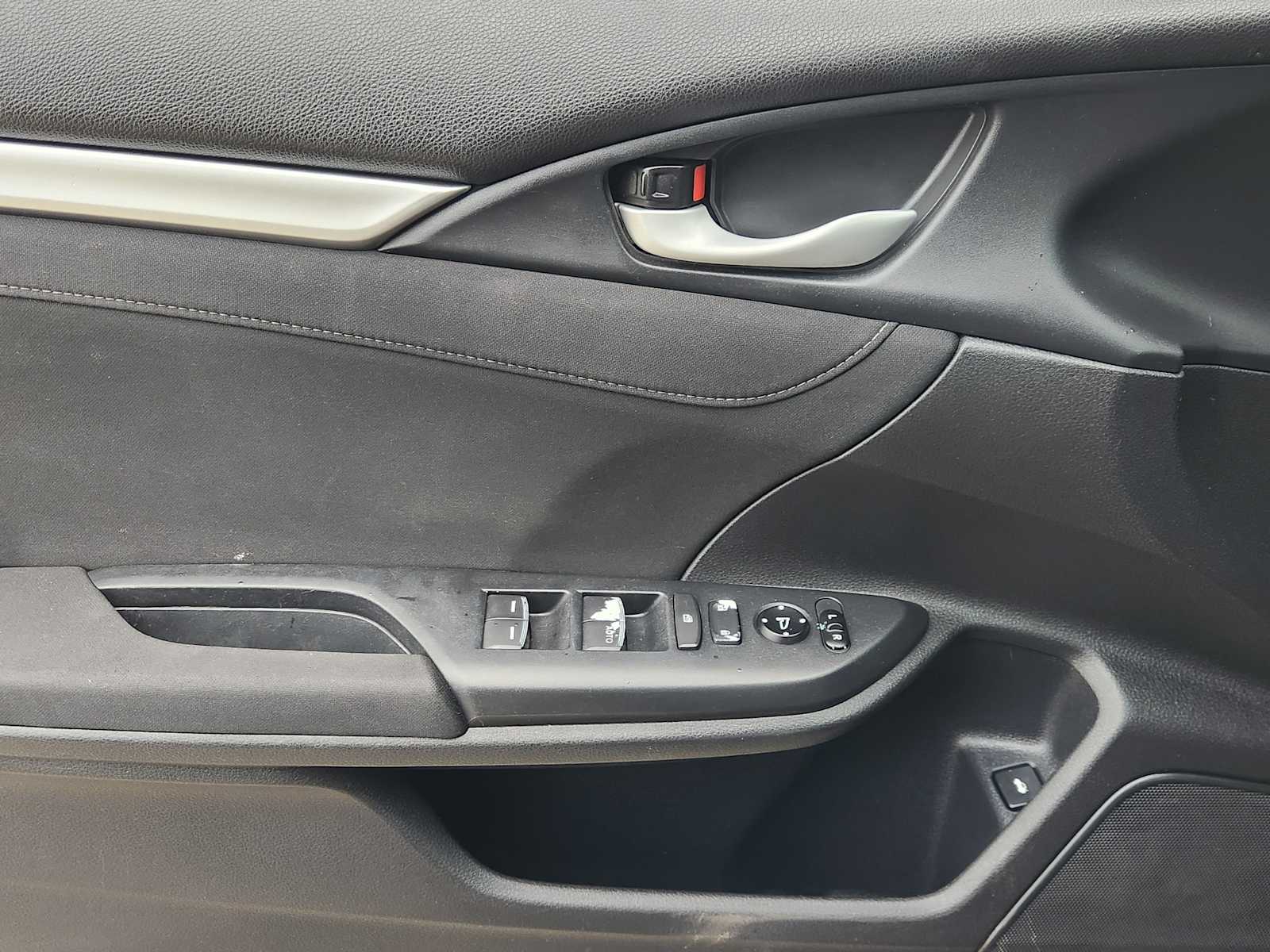 Thumbnail: 2016 Honda Civic - 30