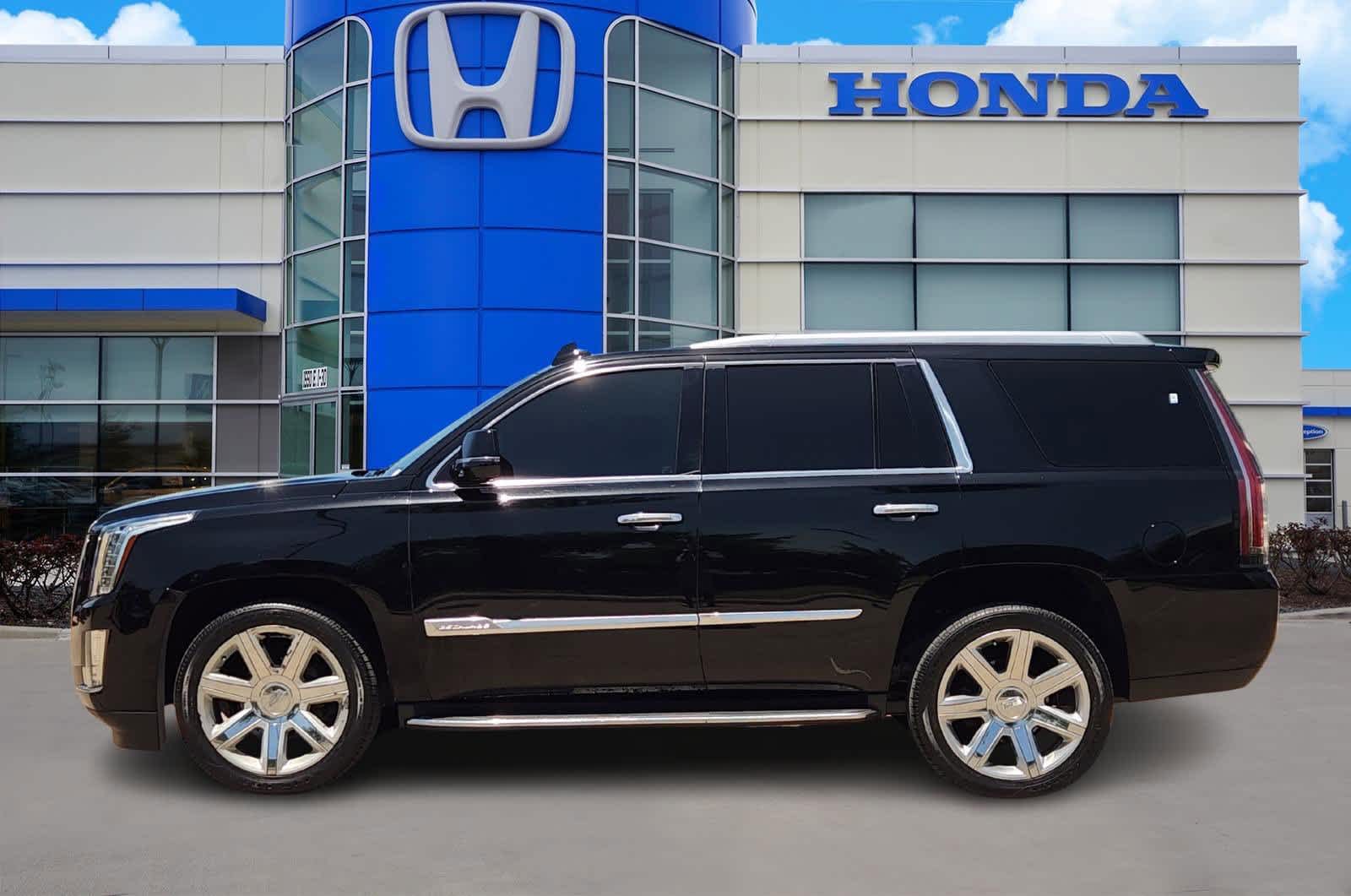 Thumbnail: 2016 Cadillac Escalade - 3