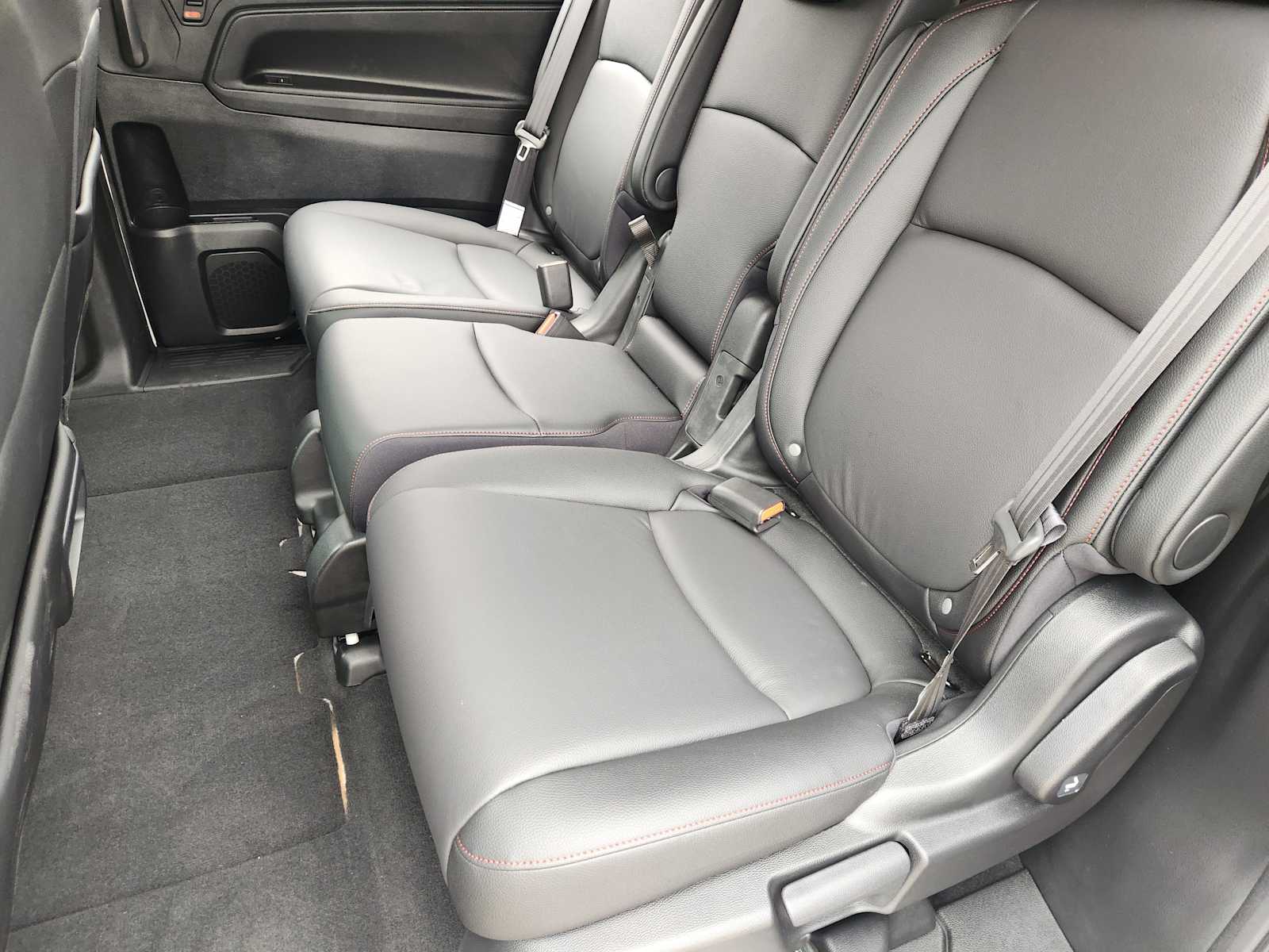 Thumbnail: 2026 Honda Odyssey - 13