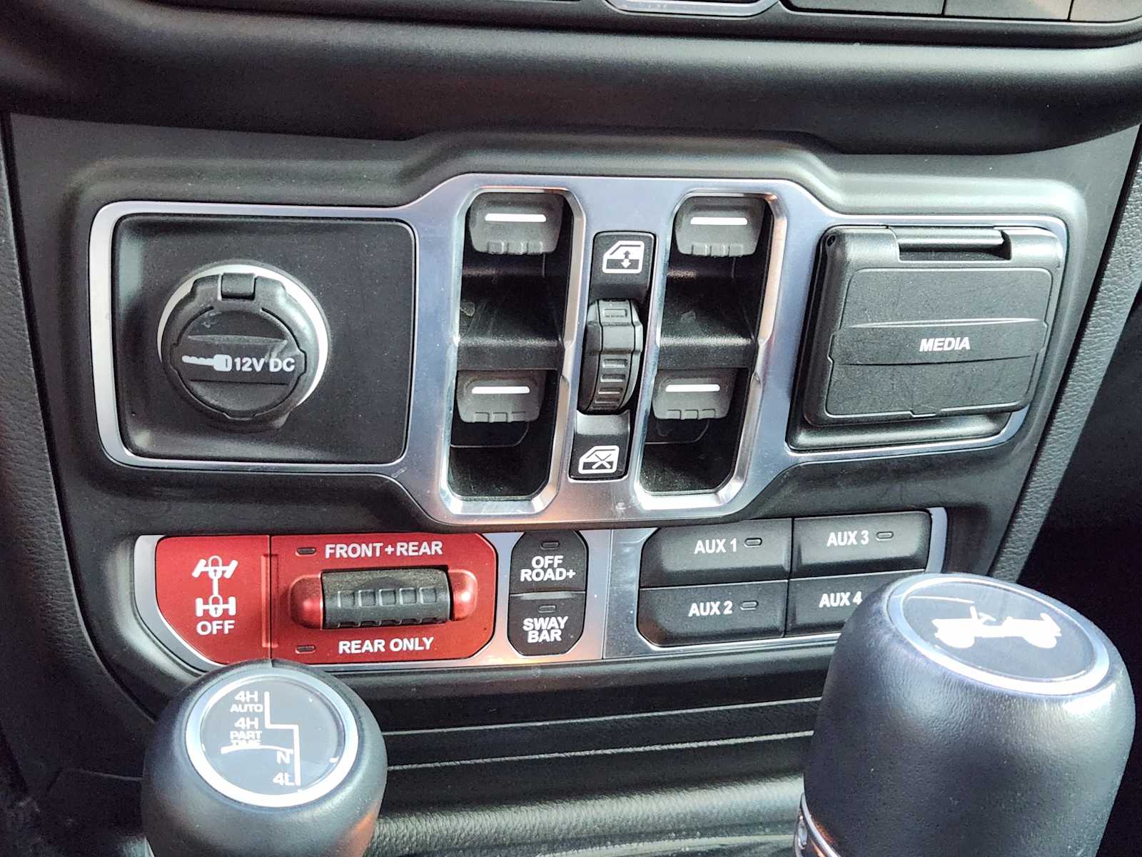 Thumbnail: 2021 Jeep Wrangler - 27