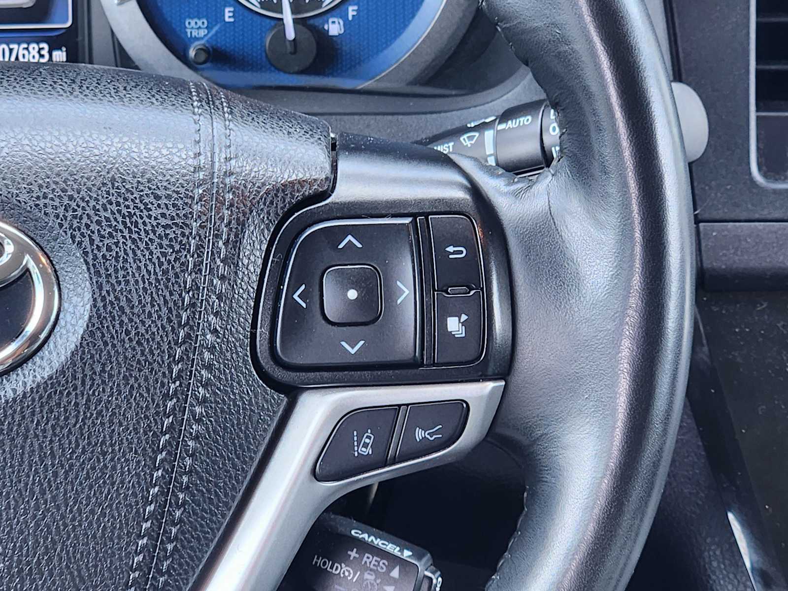 Thumbnail: 2019 Toyota Sienna - 34