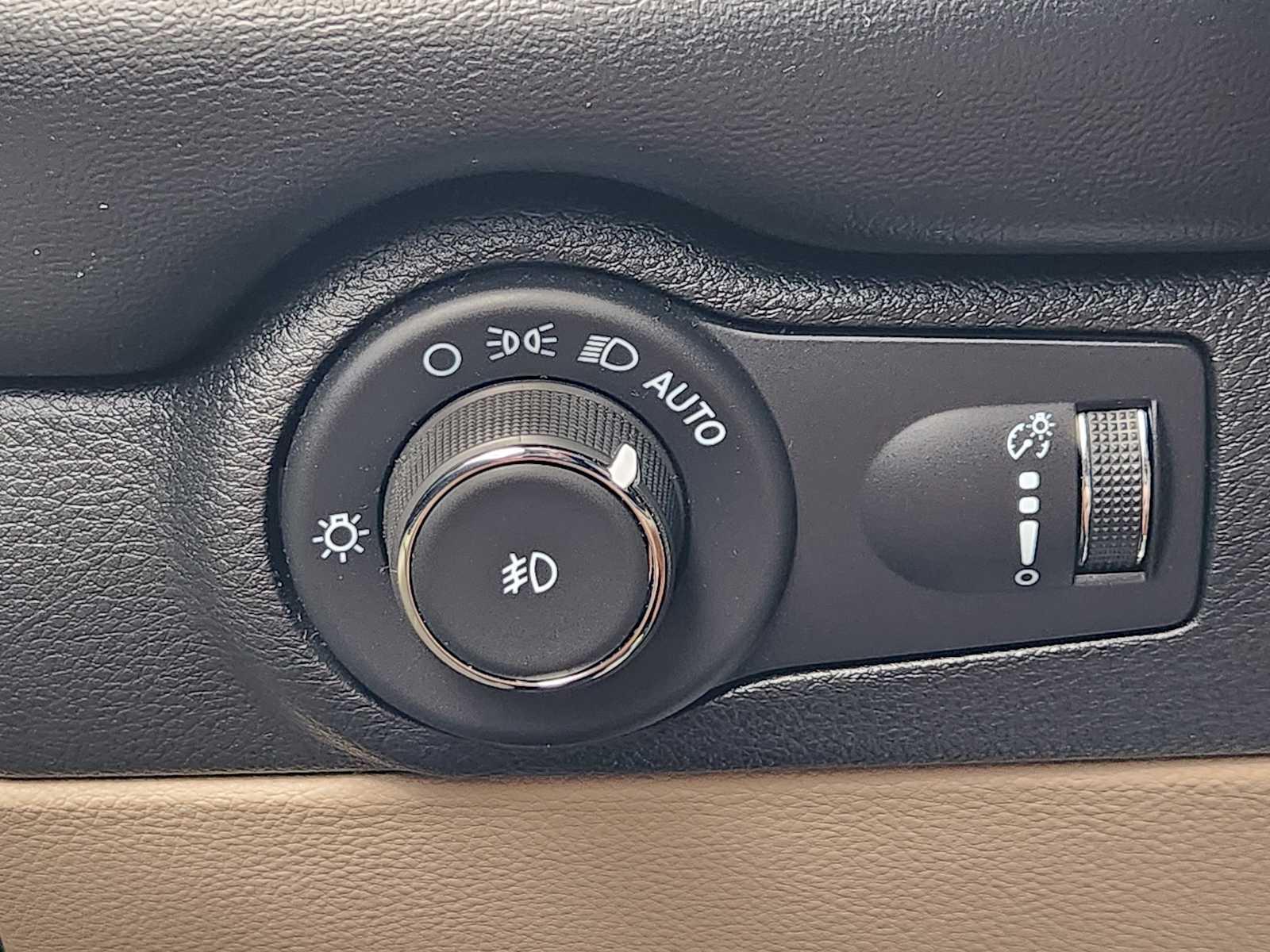 Thumbnail: 2021 Dodge Durango - 28