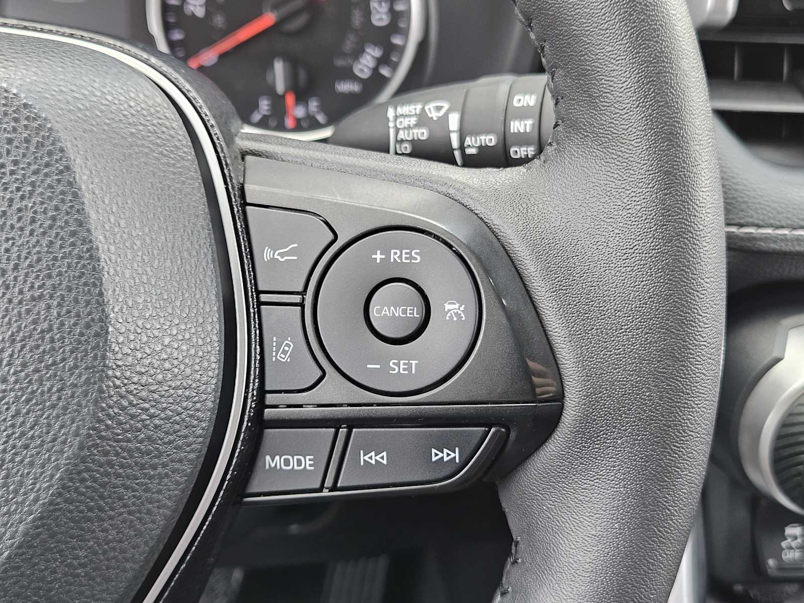Thumbnail: 2021 Toyota RAV4 - 34