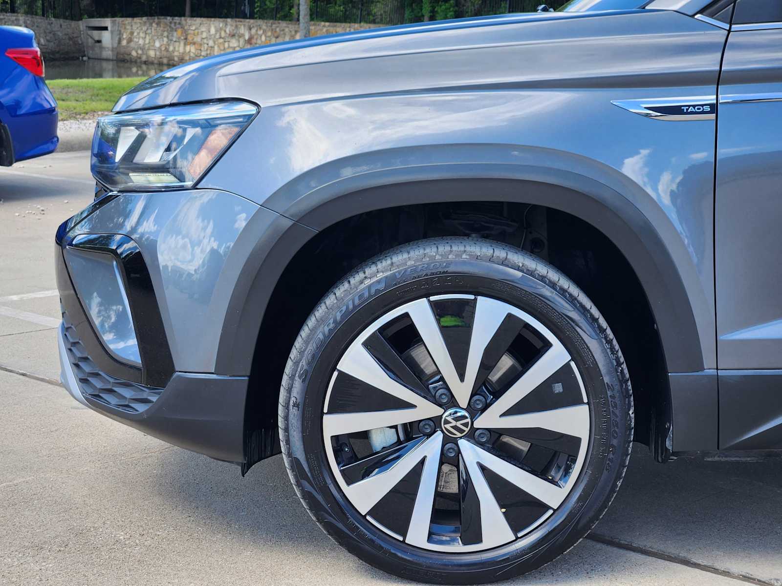 Thumbnail: 2022 Volkswagen Taos - 8