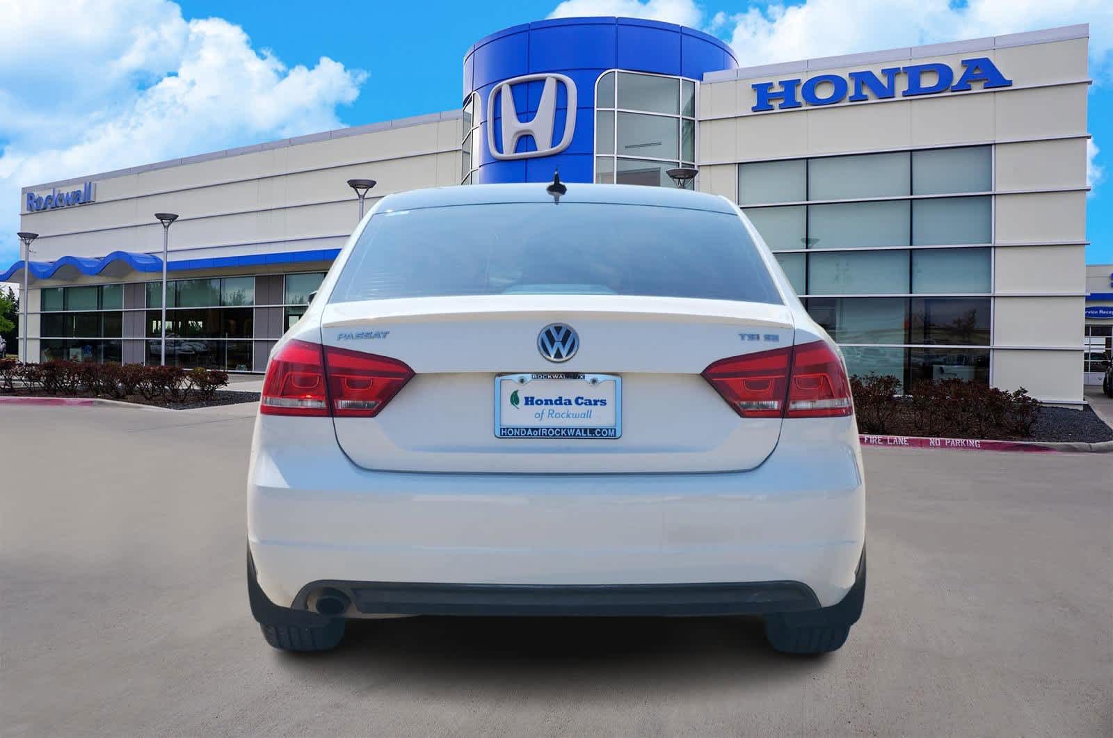 Thumbnail: 2015 Volkswagen Passat - 5