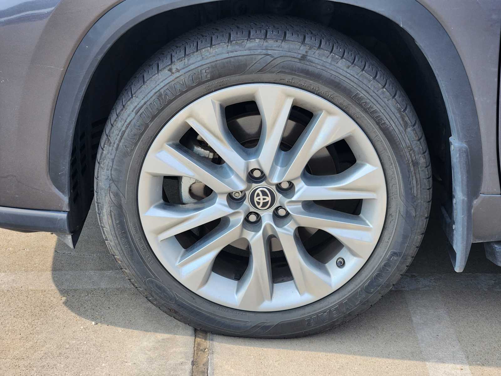 Thumbnail: 2021 Toyota Highlander - 9