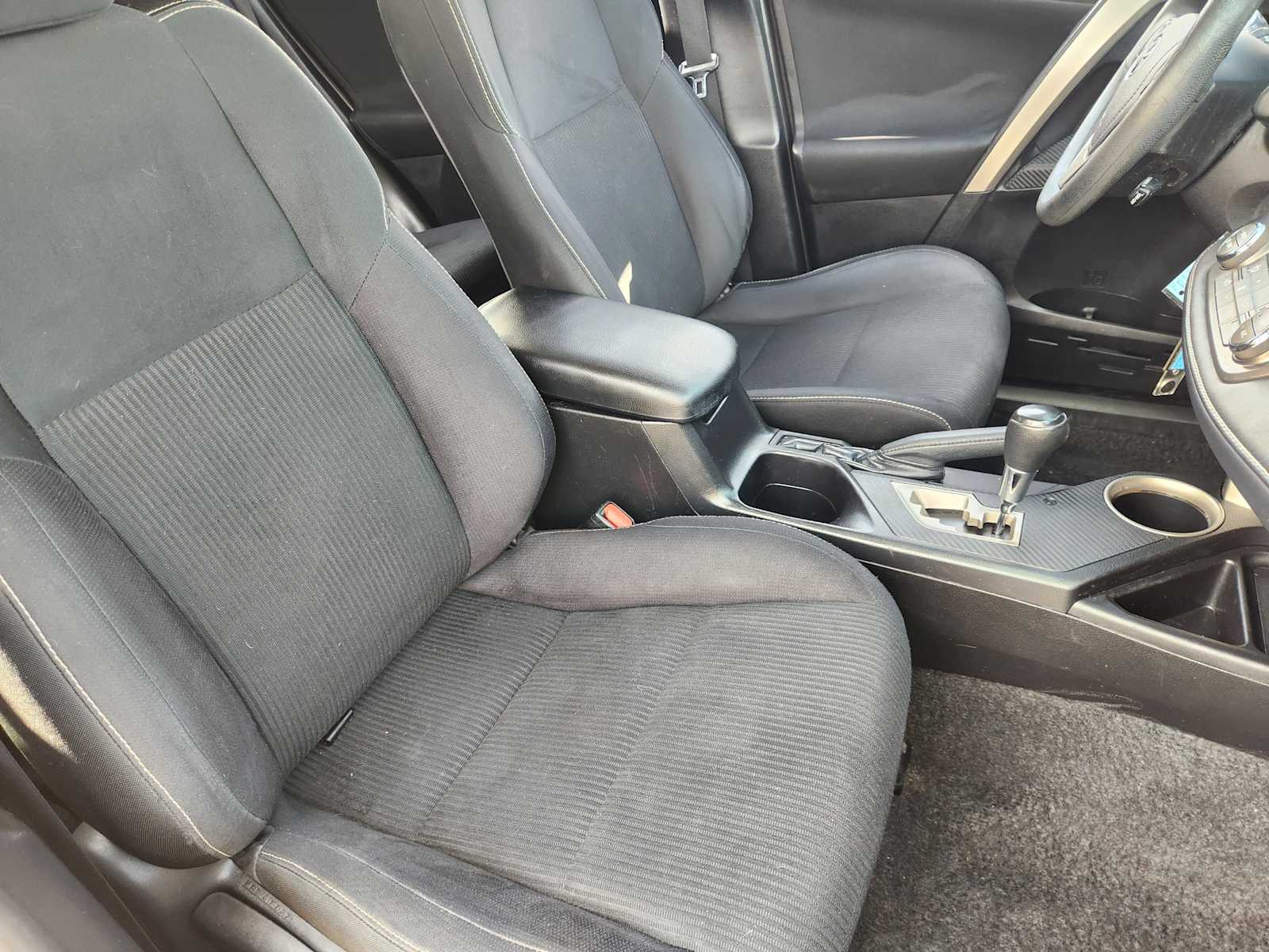 Thumbnail: 2014 Toyota RAV4 - 14