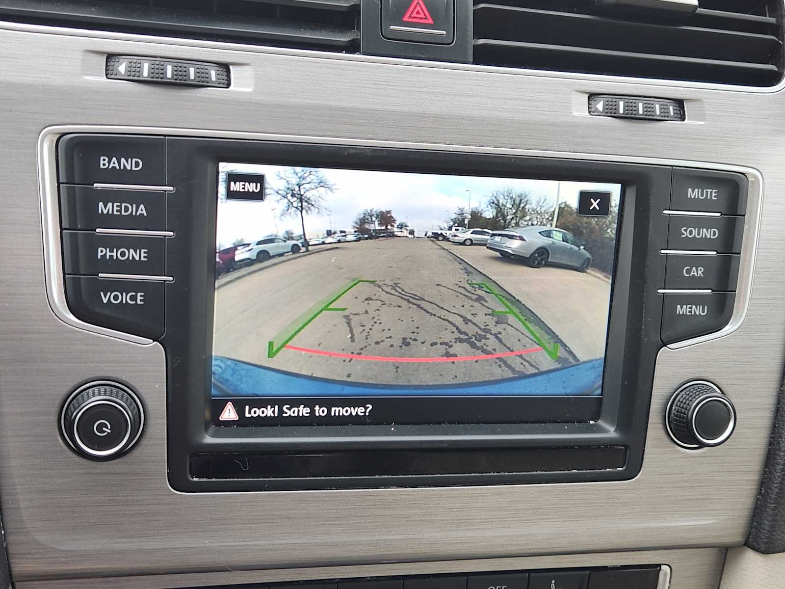 Thumbnail: 2017 Volkswagen Golf - 24