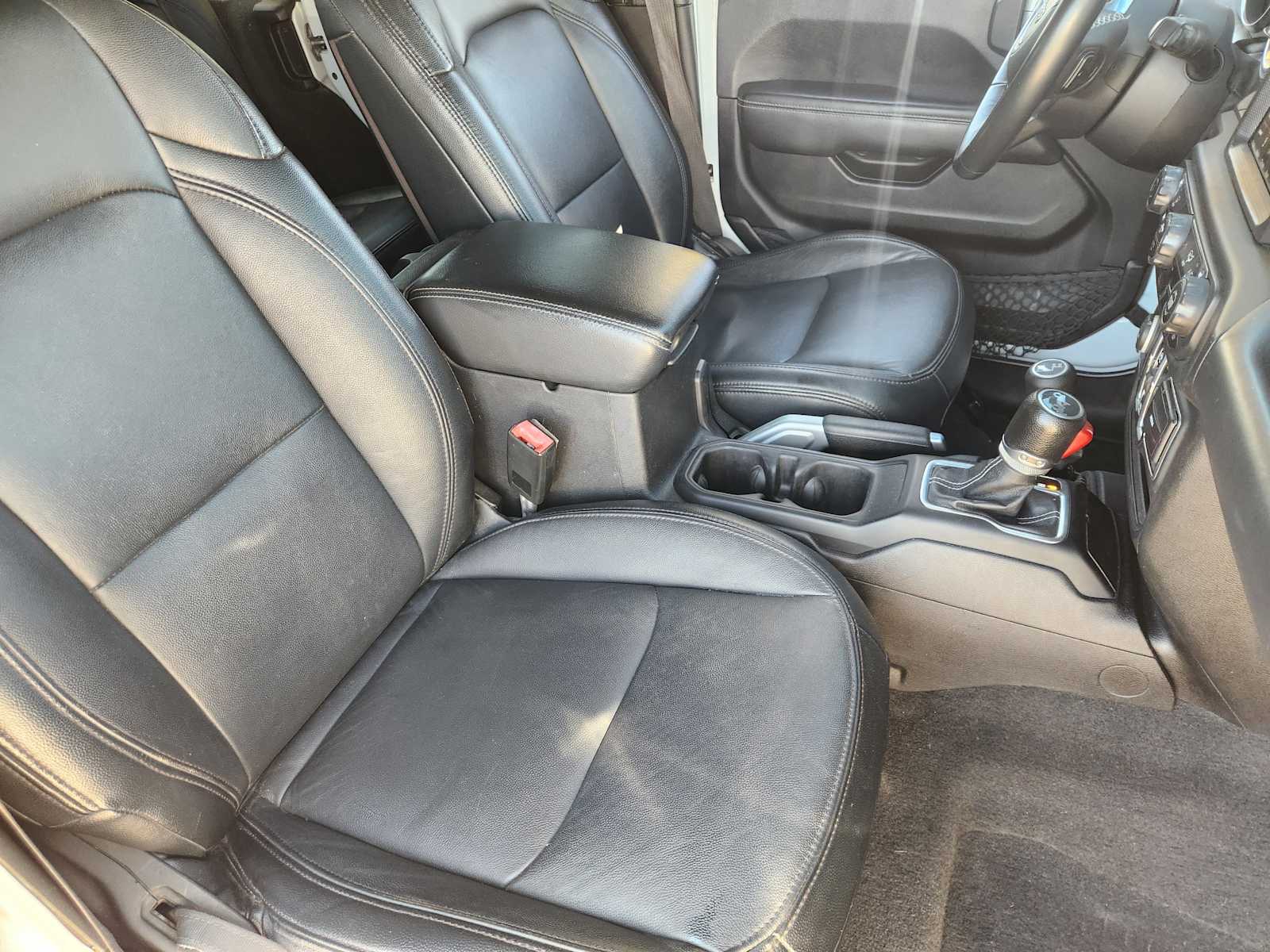 Thumbnail: 2018 Jeep Wrangler - 14