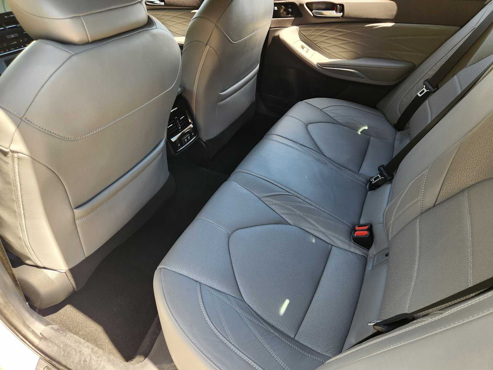 Thumbnail: 2020 Toyota Avalon - 12