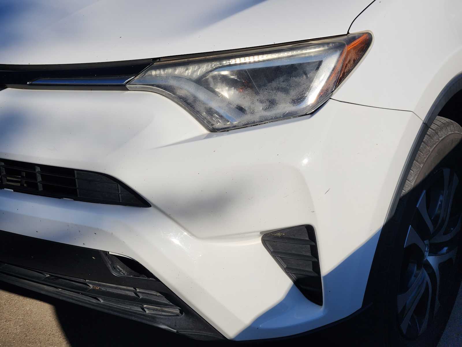 Thumbnail: 2016 Toyota RAV4 - 10