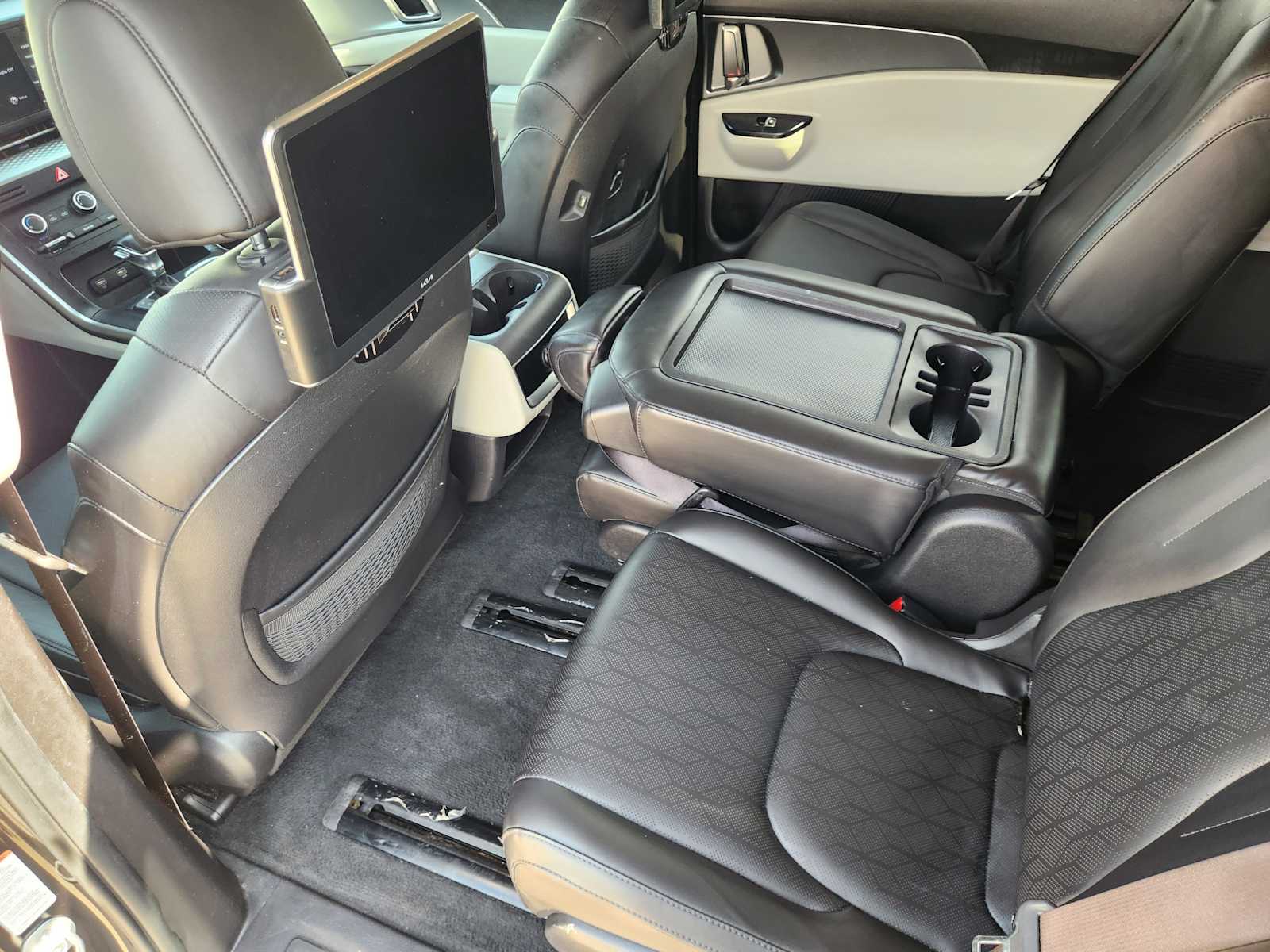 Thumbnail: 2022 Kia Carnival - 12