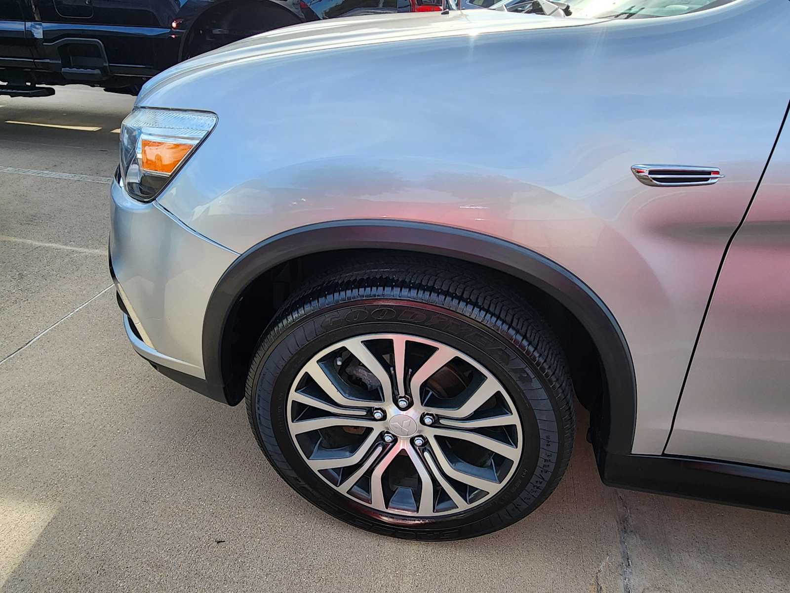 Thumbnail: 2018 Mitsubishi Outlander Sport - 10