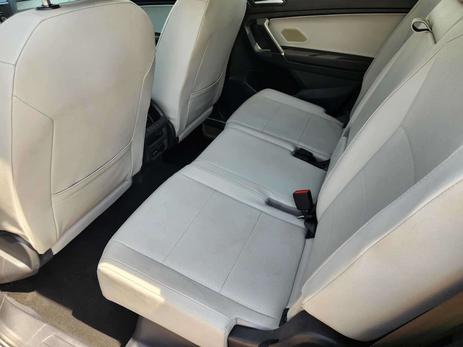 Thumbnail: 2020 Volkswagen Tiguan - 12