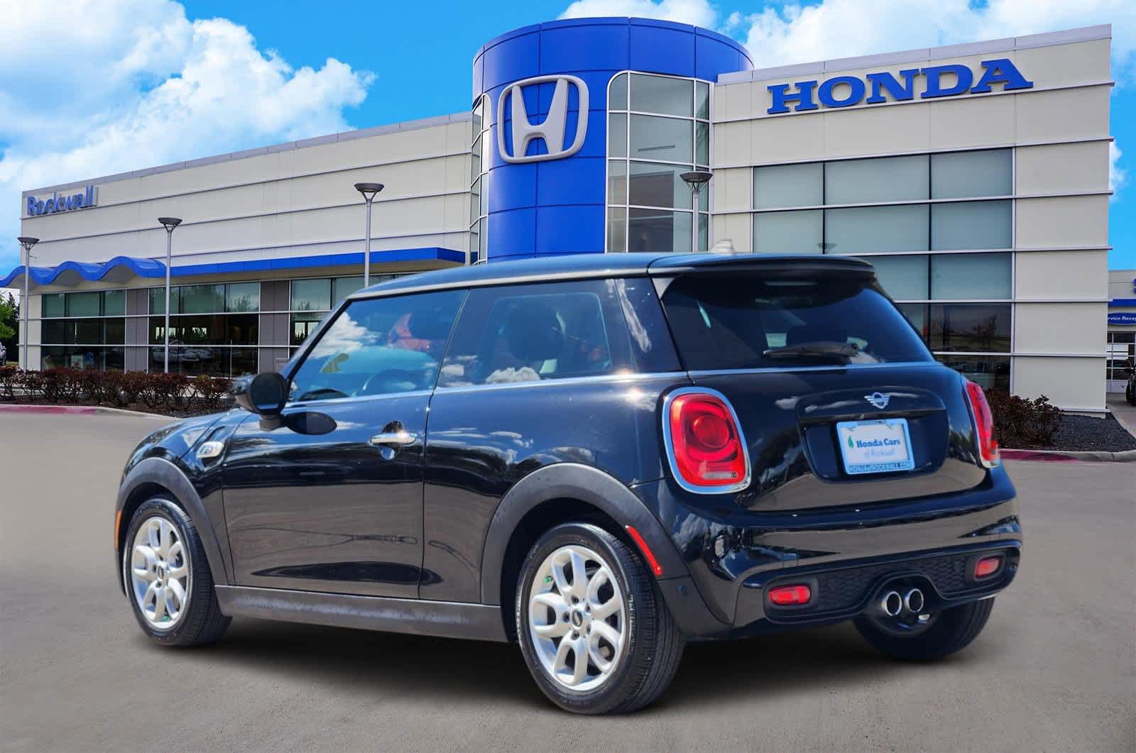 2020 Mini Cooper 2 Door Hardtop S photo 2