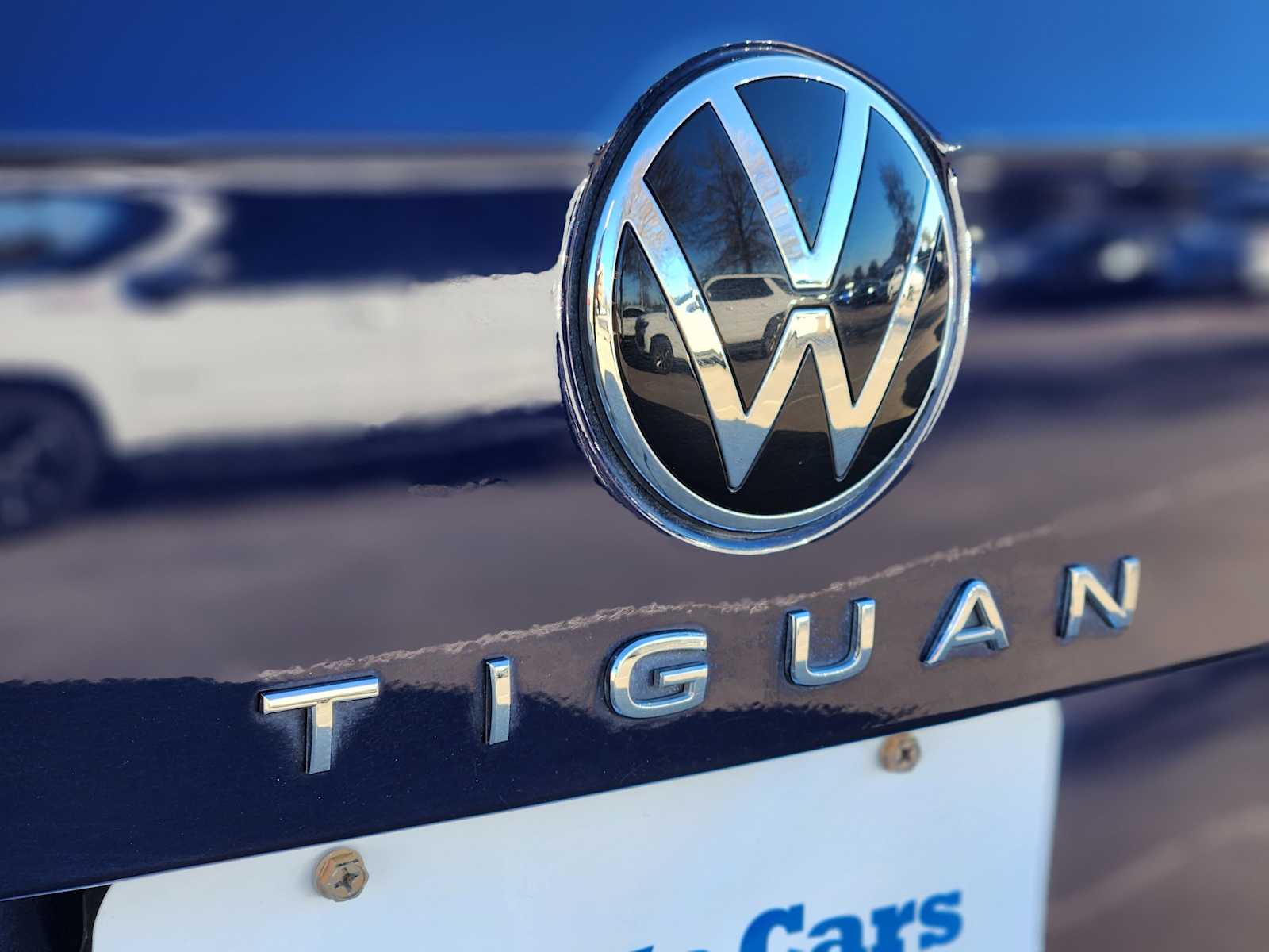 Thumbnail: 2023 Volkswagen Tiguan - 7