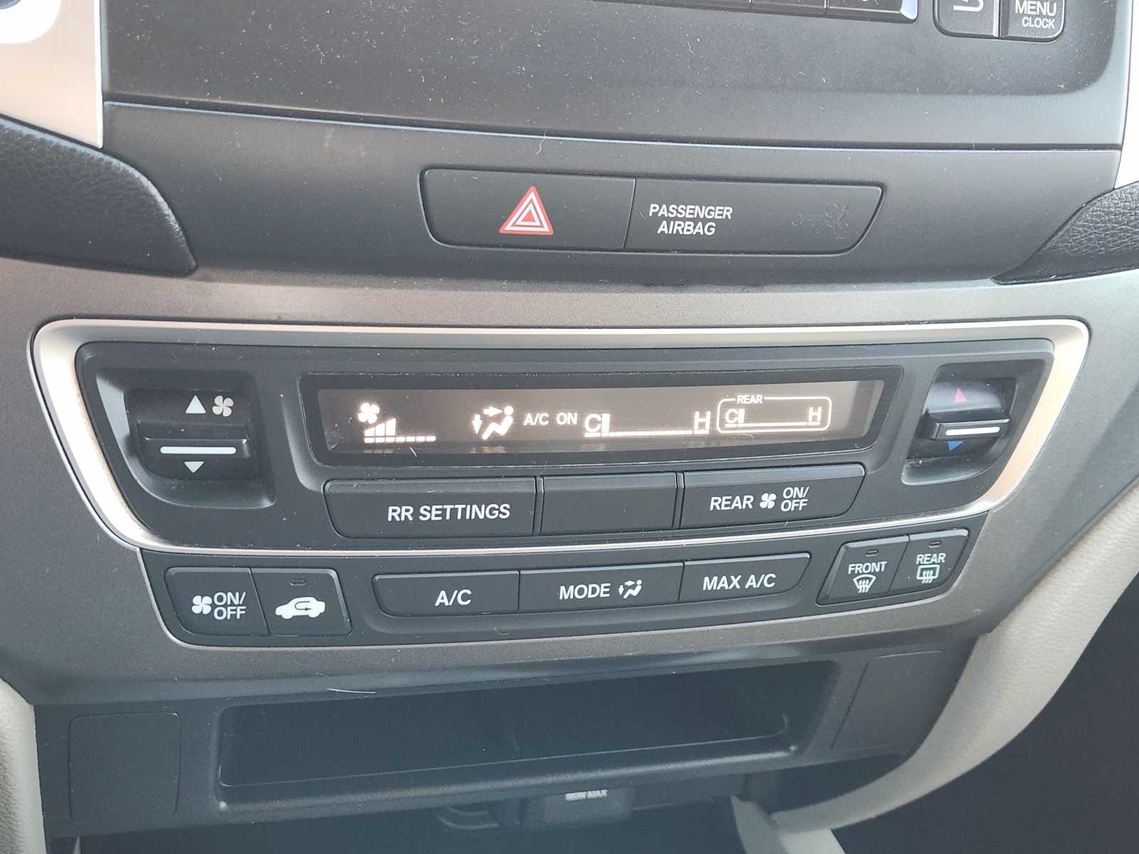 Thumbnail: 2017 Honda Pilot - 27