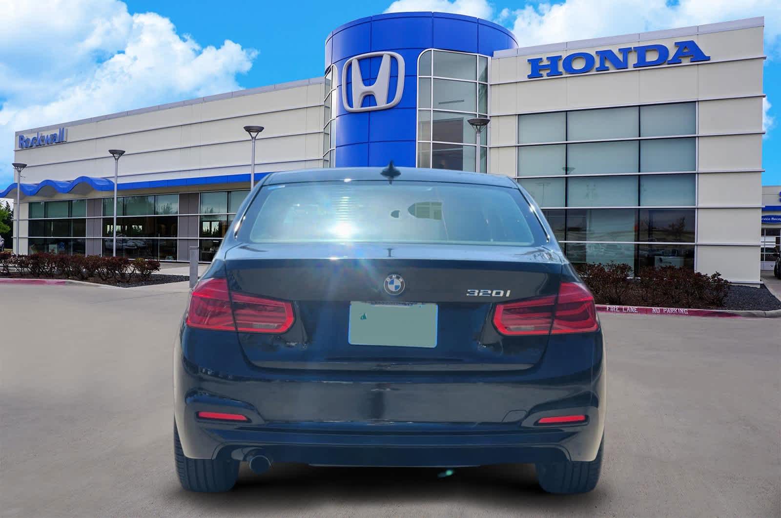 Thumbnail: 2017 BMW 3 Series - 5